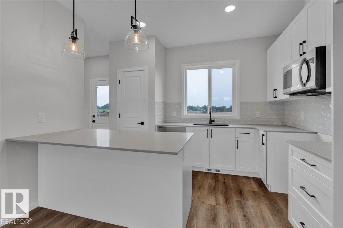 1098 MCLEOD Avenue, E4476914, Alberta,