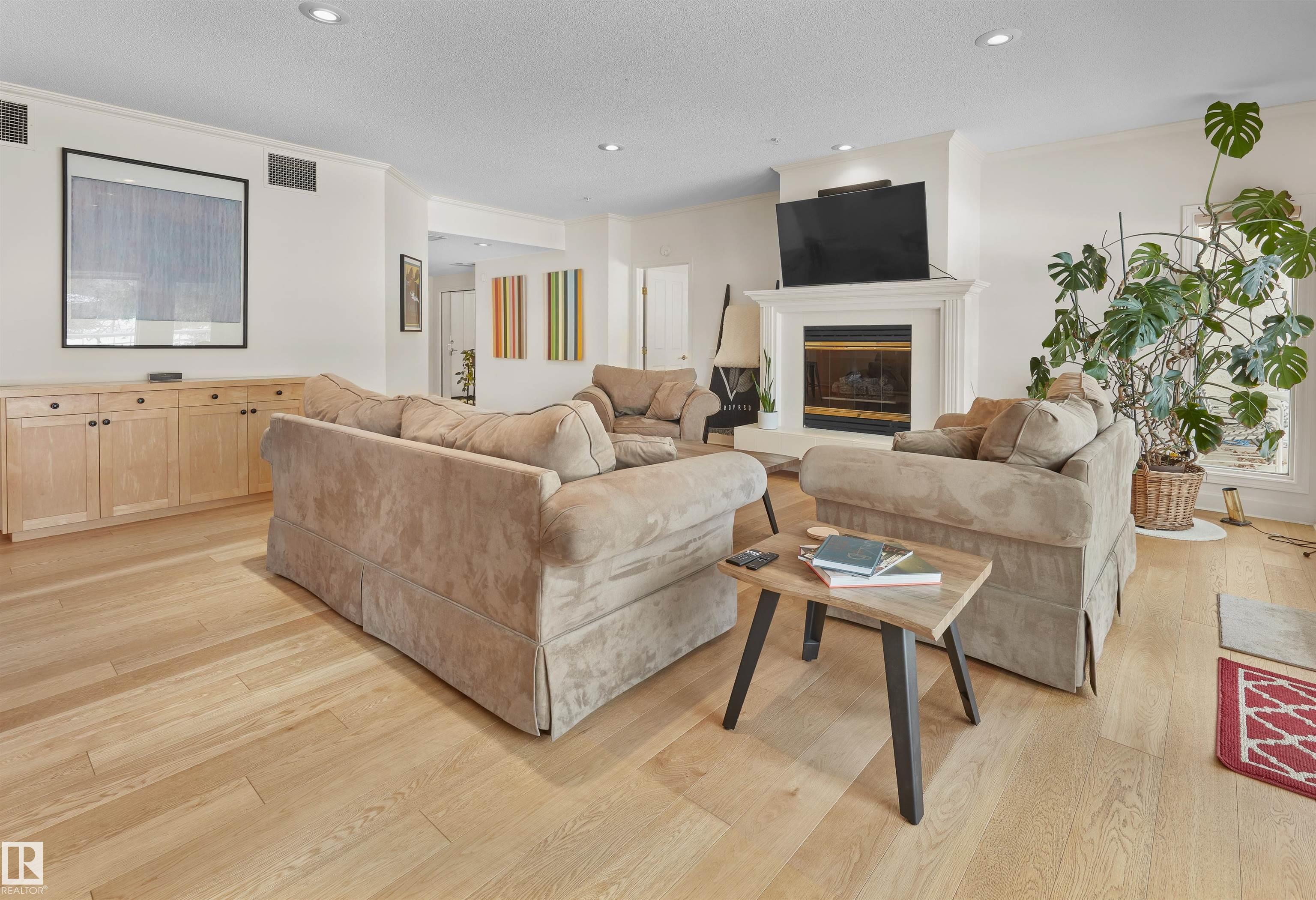 Fifth View of 104 11640 79 Avenue, Belgravia, Edmonton, Alberta, T6G 0P7