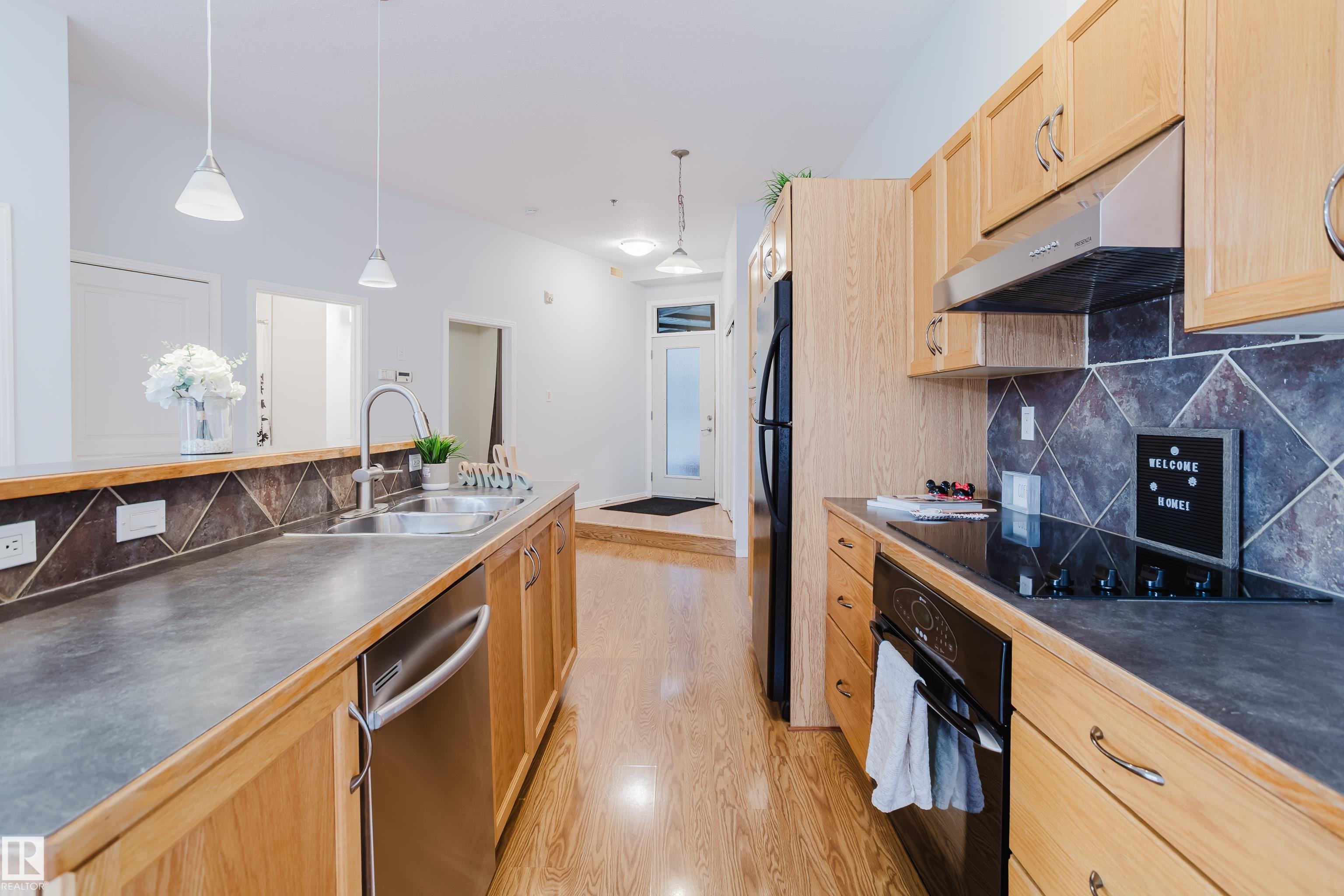 Second View of 207 10147 112 Street, Wîhkwêntôwin, Edmonton, Alberta, T5K 1M1