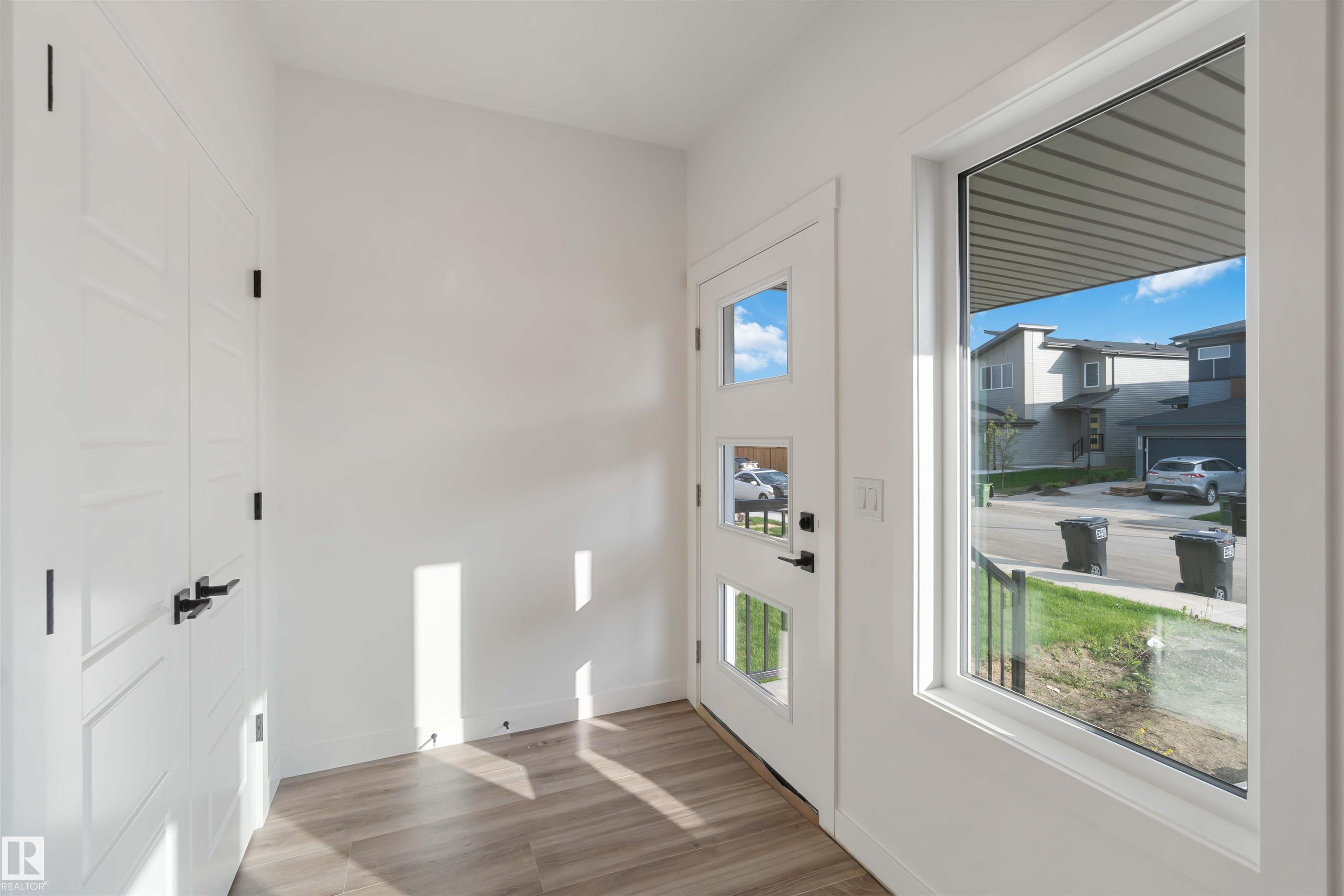 Second View of 1060 14 Avenue, Aster, Edmonton, Alberta, T6T 2W7