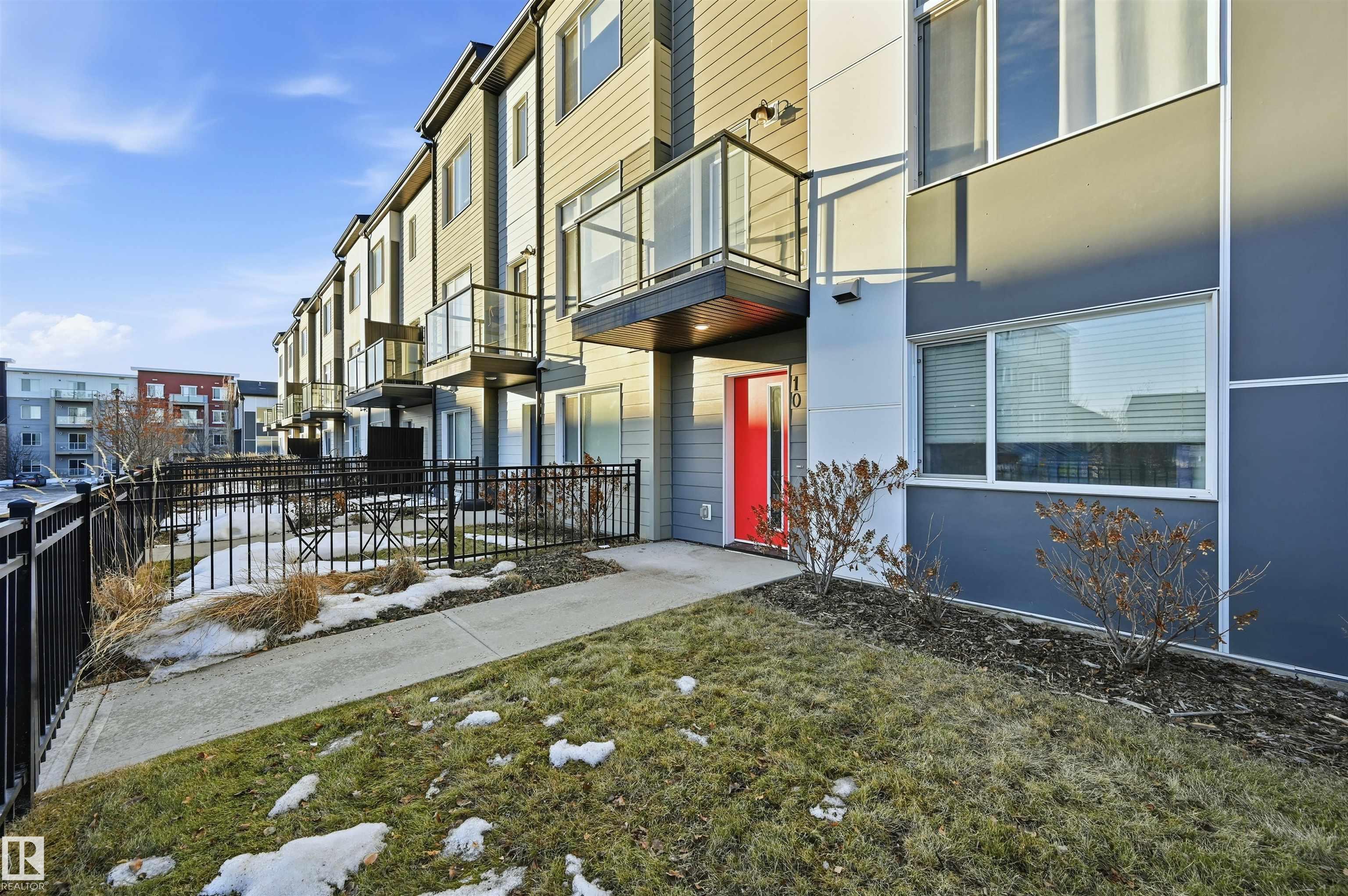 Second View of 10 804 WELSH Drive, Walker, Edmonton, Alberta, T6X 1Y8