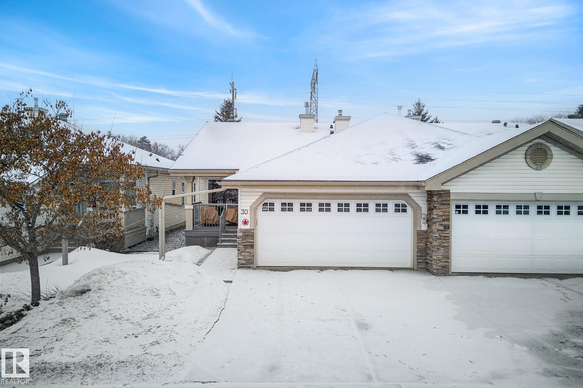 30 4 HERITAGE Way, E4477346, Alberta,