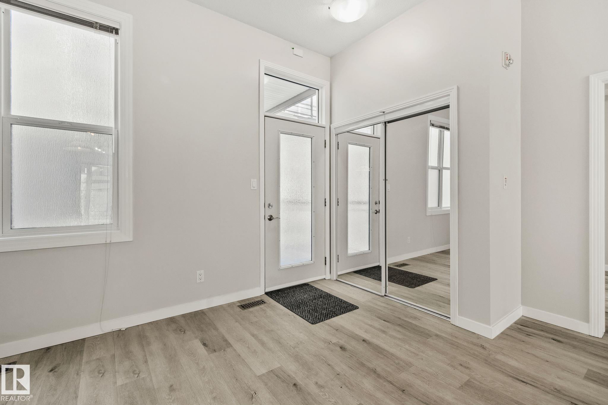 Third View of 423 10147 112 Street, Wîhkwêntôwin, Edmonton, Alberta, T5K 1M1