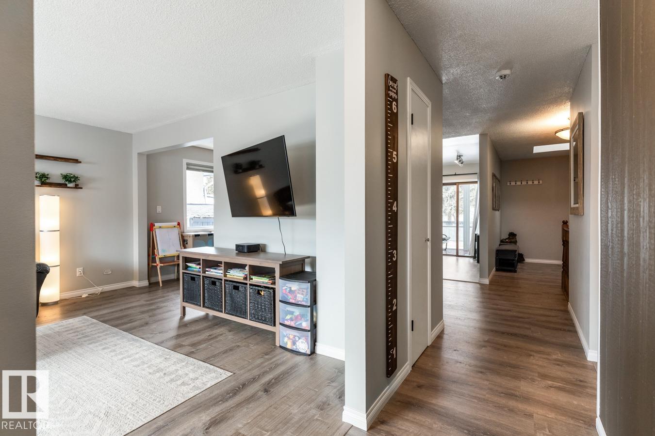 Third View of 6 APPLEWOOD Road, Maplewood (Sherwood Park), Sherwood Park, Alberta, T8A 0L3