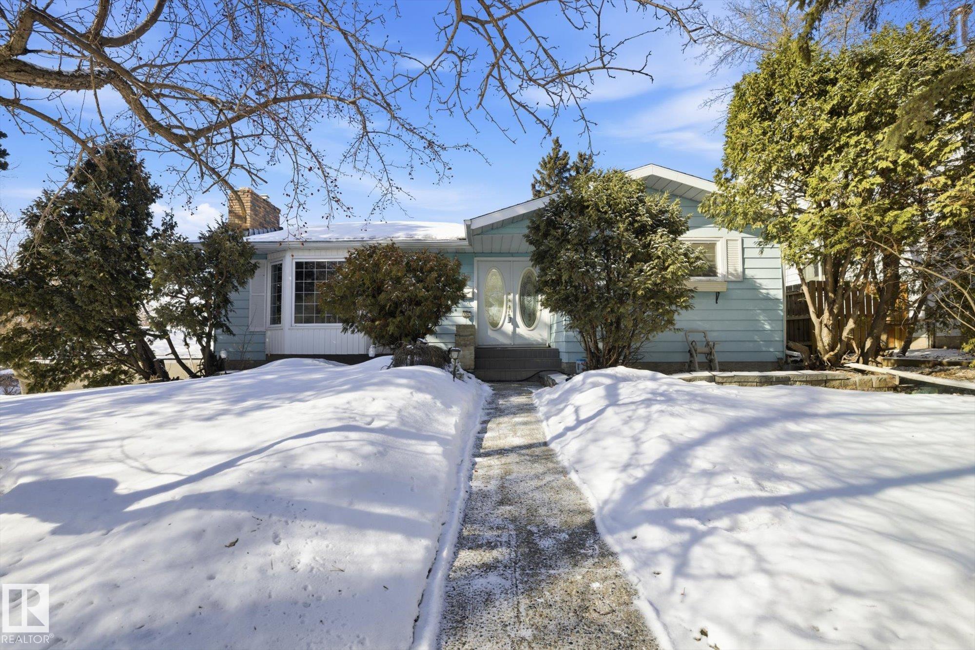 83 BELLEVUE Crescent, E4477553, Alberta,