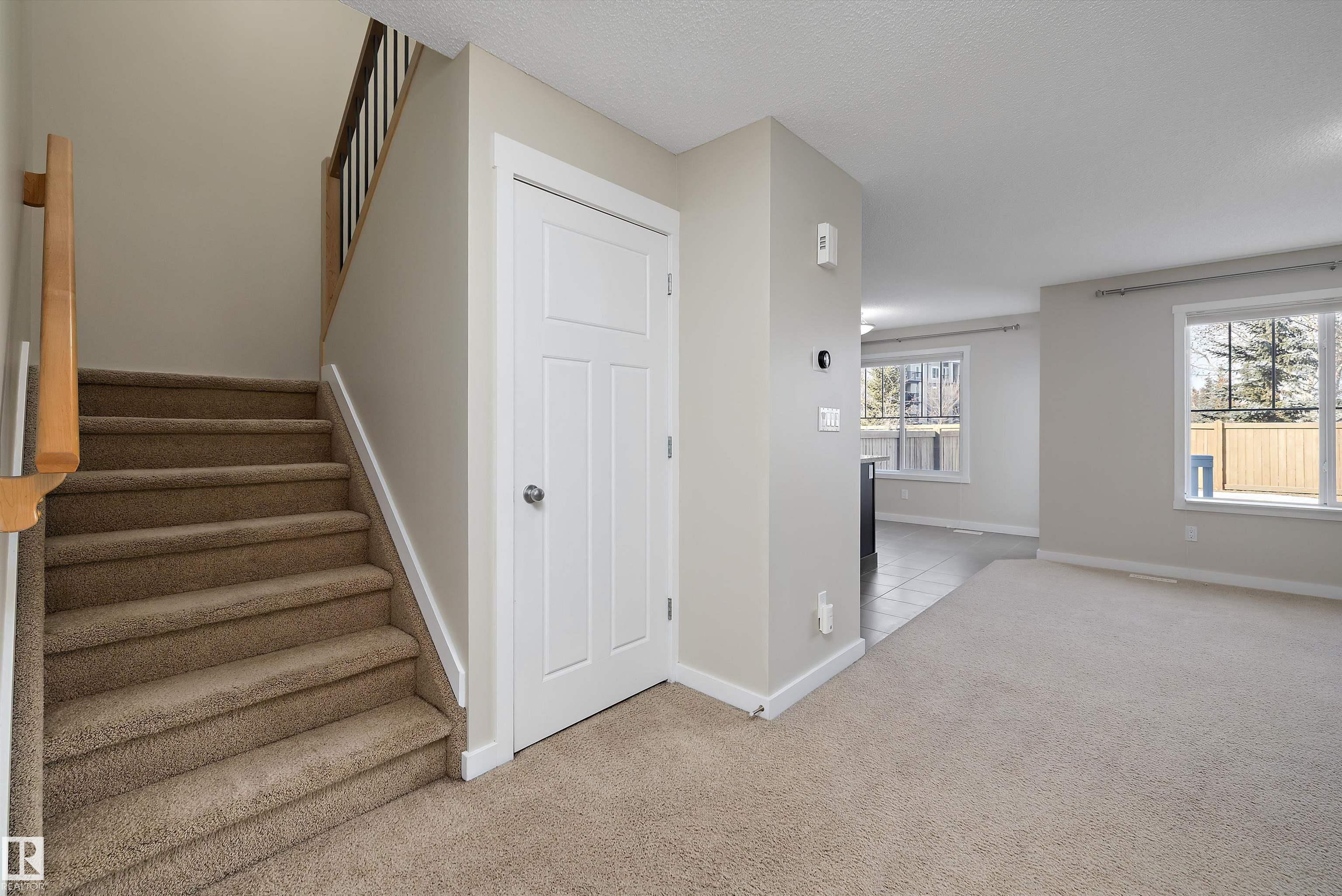 Fifth View of 5328 165 Avenue, Hollick-Kenyon, Edmonton, Alberta, T5Y 0H3