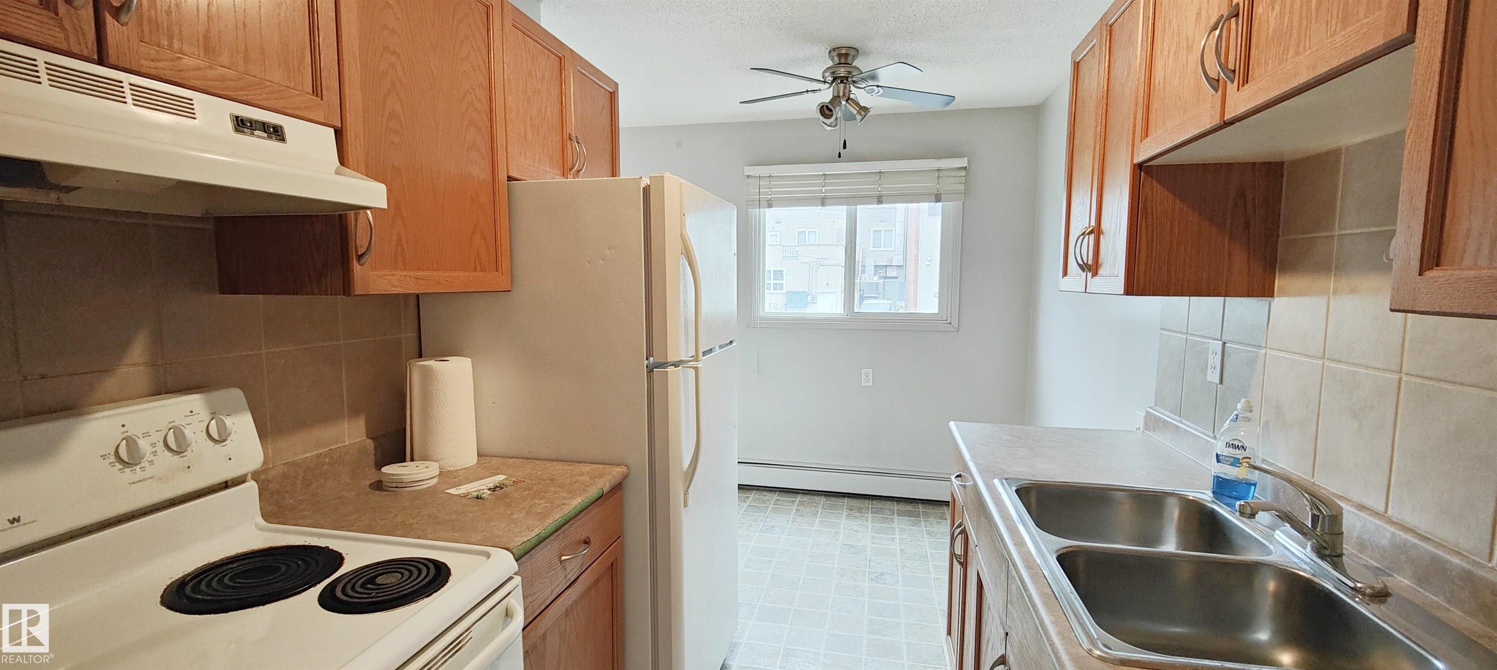 Fifth View of 207 10815 83 Avenue, Garneau, Edmonton, Alberta, T6E 2E6