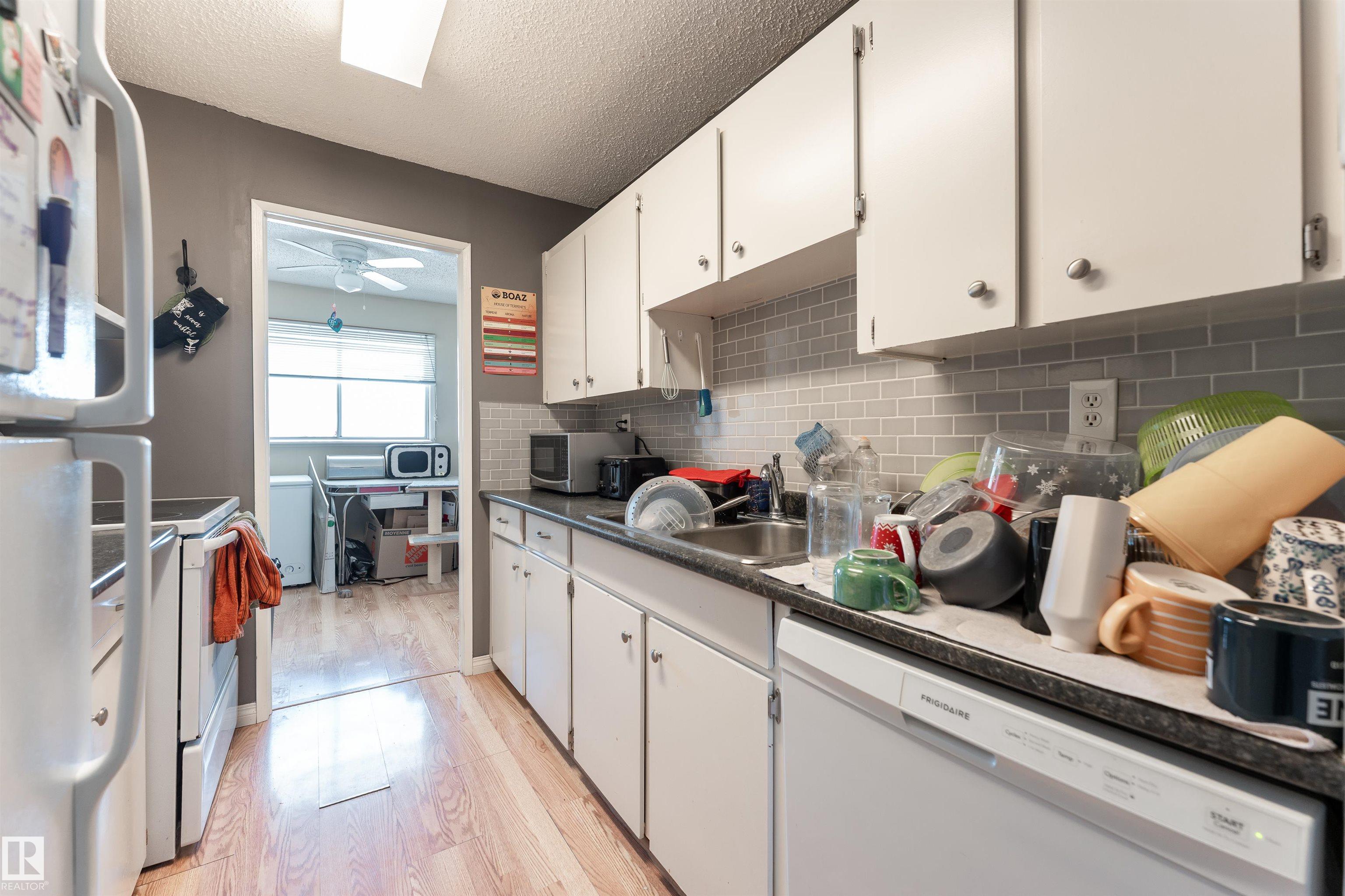 Third View of 2 10737 116 Street, Queen Mary Park, Edmonton, Alberta, T5H 3M3