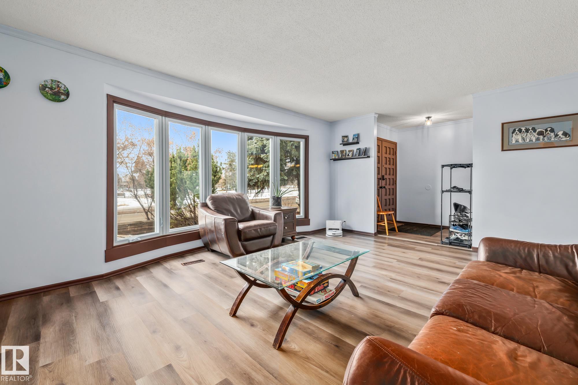 Fourth View of 8812 135 Avenue, Glengarry, Edmonton, Alberta, T5E 1N3