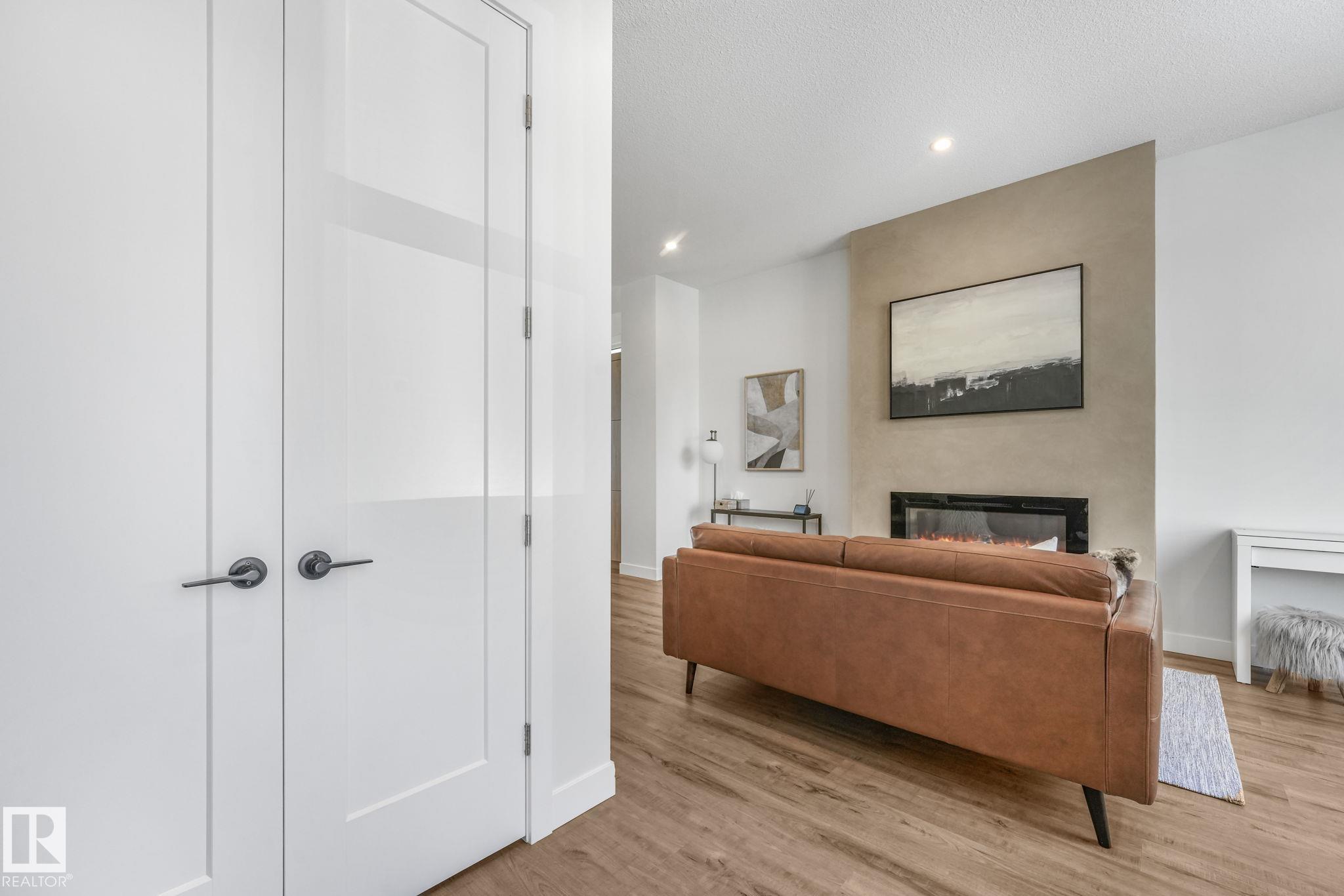 Fifth View of 8319 80 Avenue, King Edward Park, Edmonton, Alberta, T6C 0S9