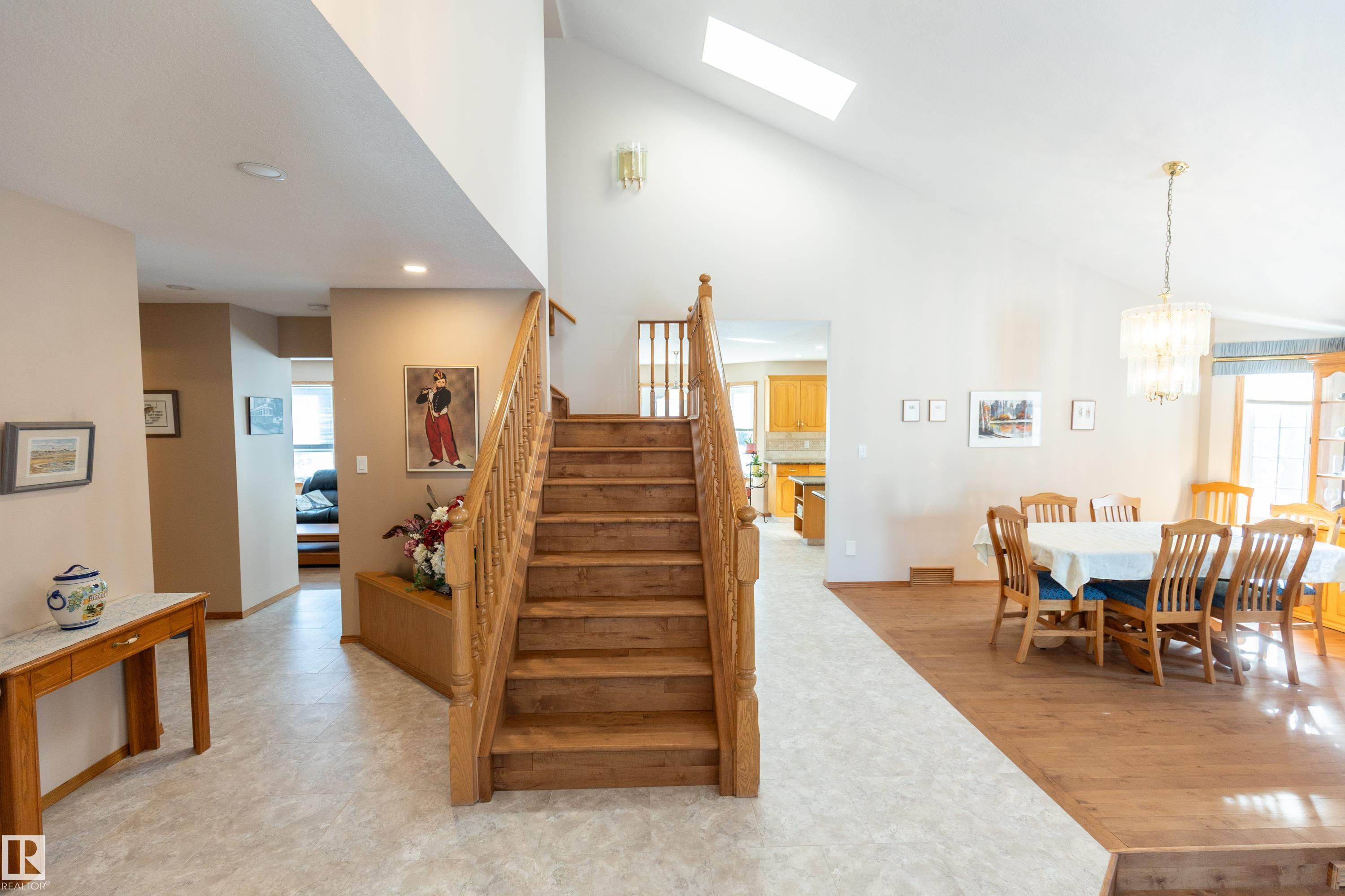 Fifth View of 90 Highland Way, Heritage Point, Sherwood Park, Alberta, T8A 5J6