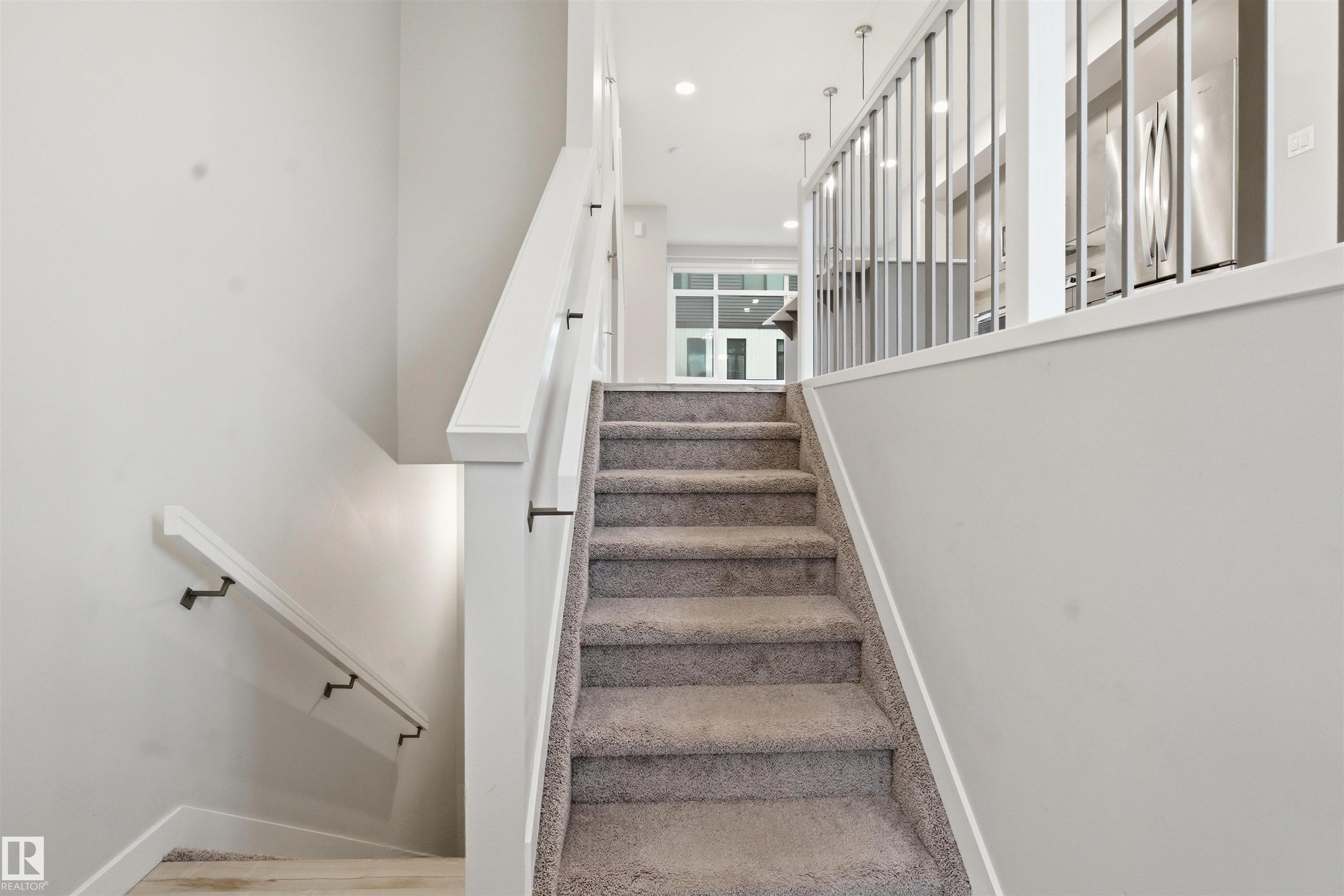 Fifth View of 40 1729 KEENE Crescent, Keswick, Edmonton, Alberta, T6W 4B6