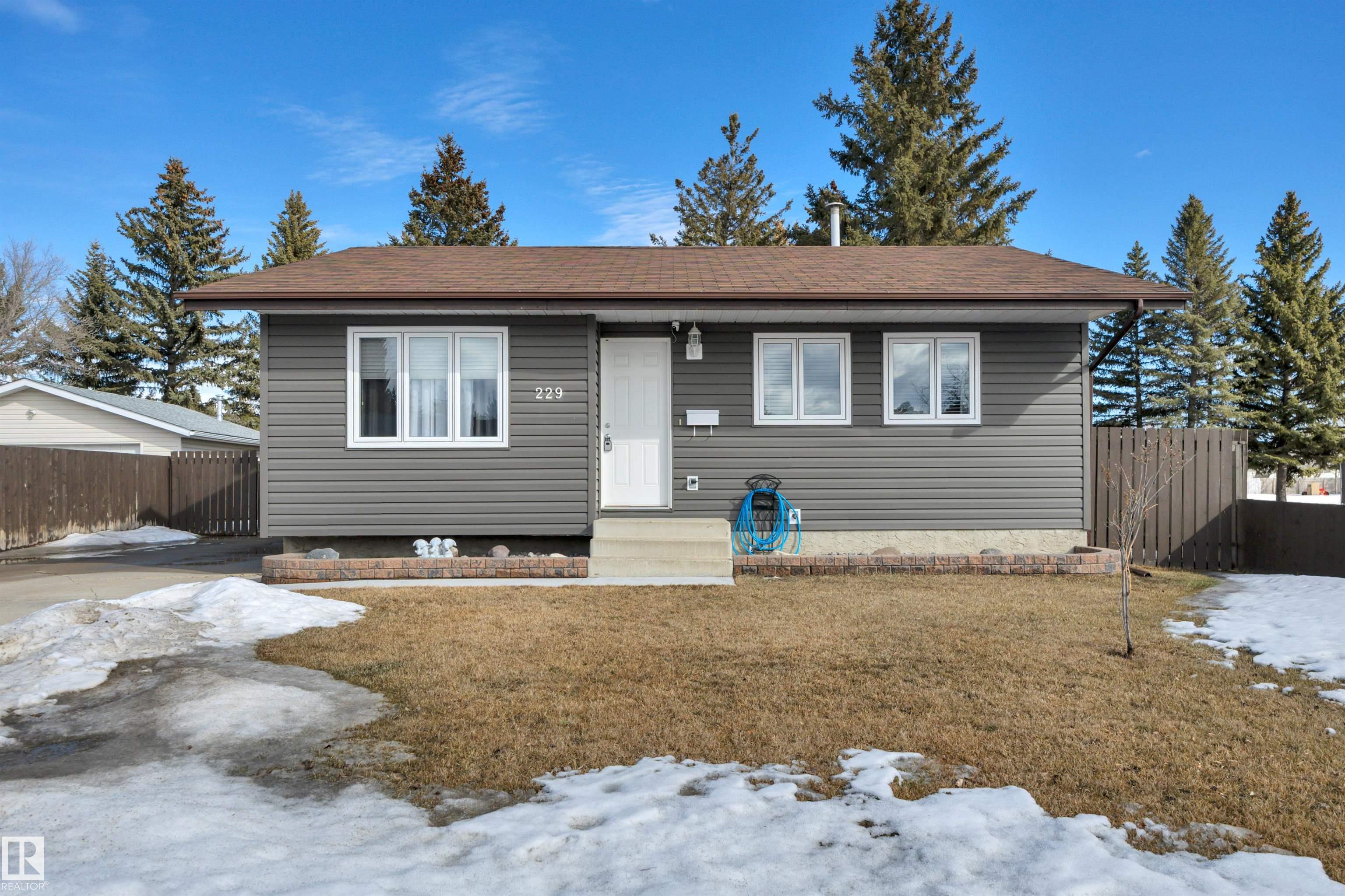 229 GARNET Crescent, E4478384, Alberta,