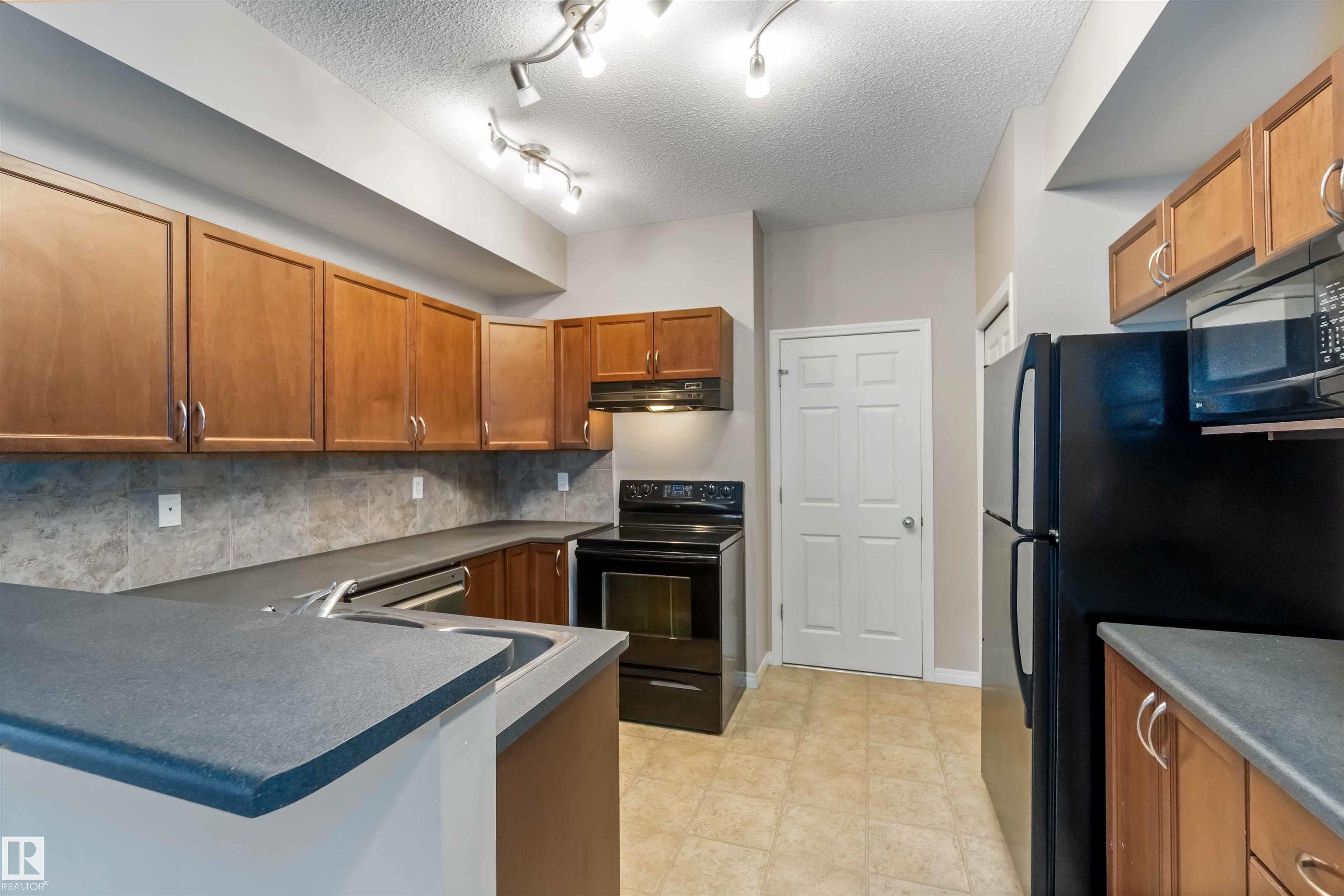 Fifth View of 41 30 OAK VISTA Drive, Oakmont, St. Albert, Alberta, T8N 3T1