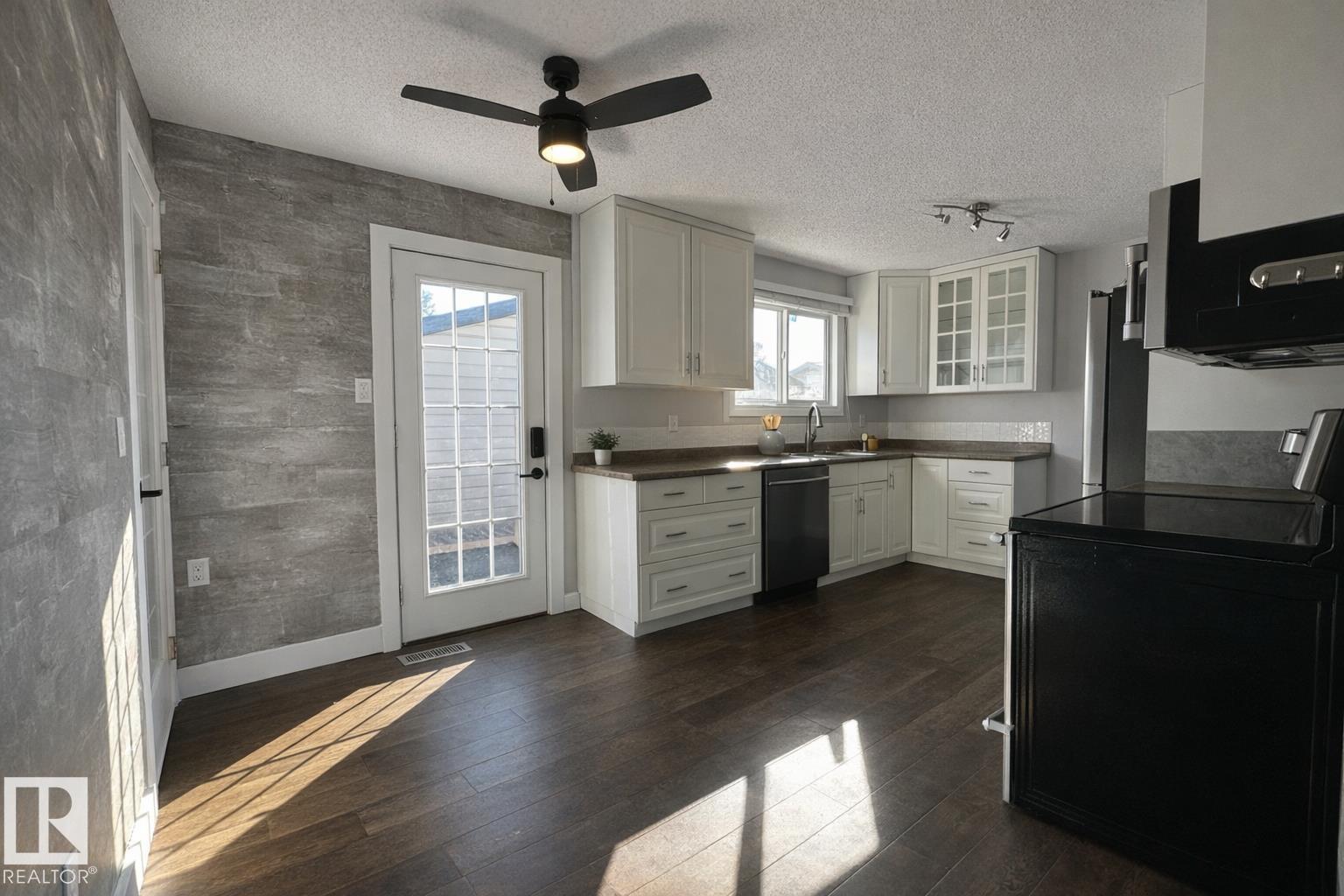 Fifth View of 2111 146 Avenue, Fraser, Edmonton, Alberta, T5Y 1T6