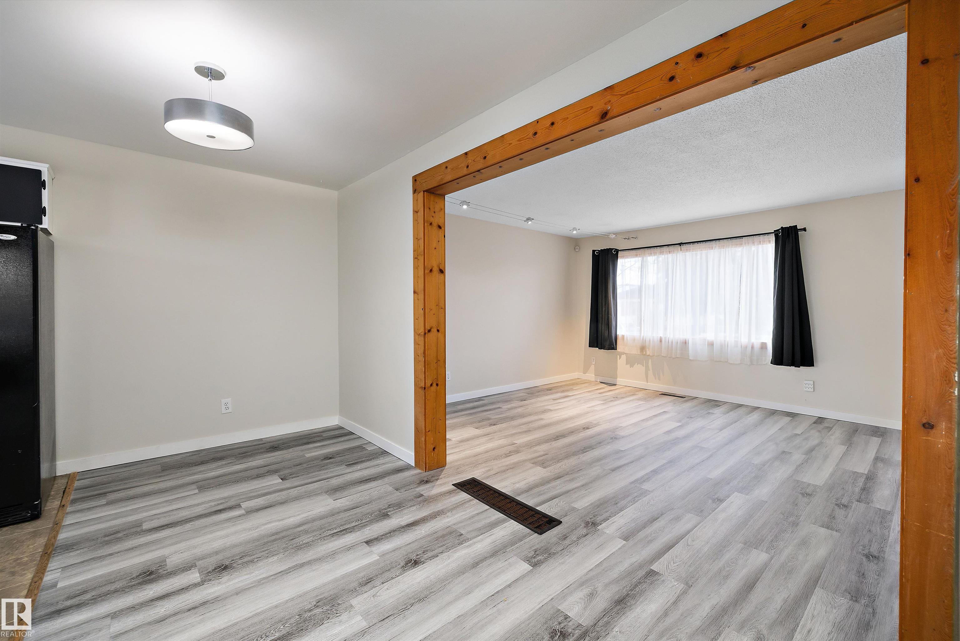 Fifth View of 11813 44 Street, Beacon Heights, Edmonton, Alberta, T5W 2S4