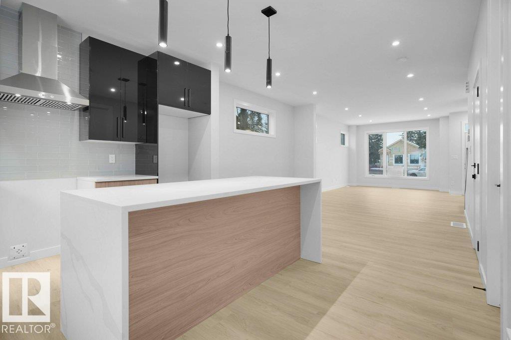 10663 61 Avenue, E4478632, Alberta,