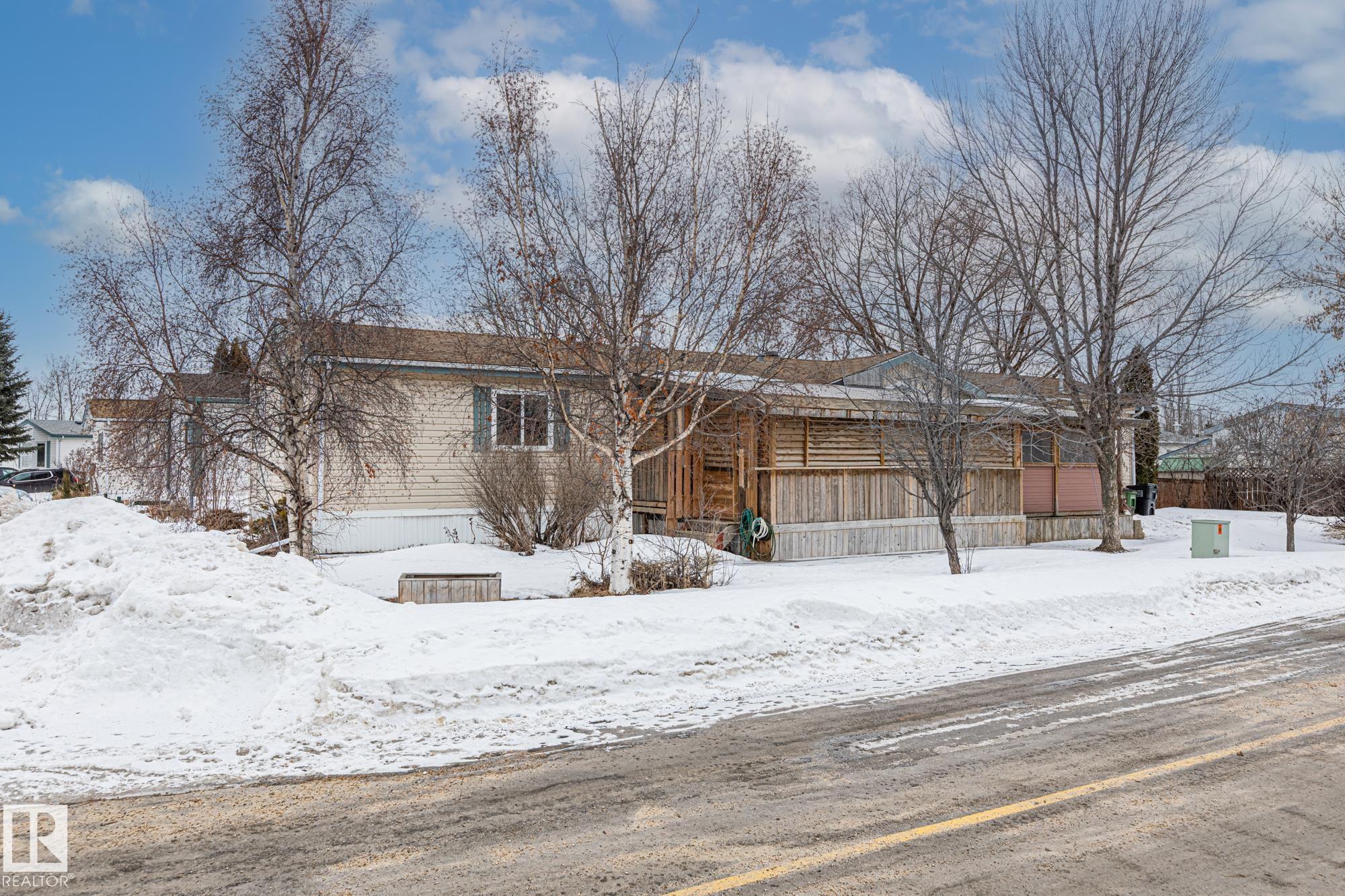 Second View of 2863 lakeside close, Westview Village, Edmonton, Alberta, T5S 1T5