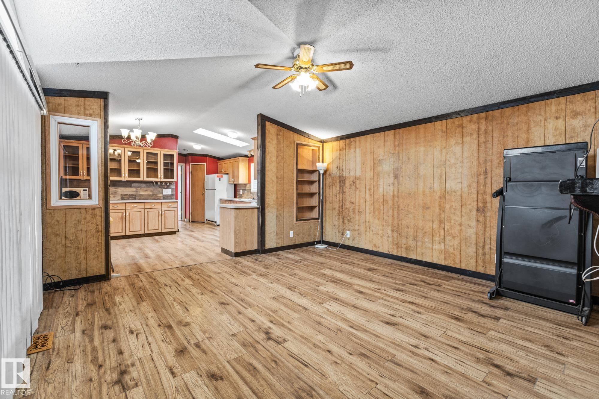 Fourth View of 2863 lakeside close, Westview Village, Edmonton, Alberta, T5S 1T5