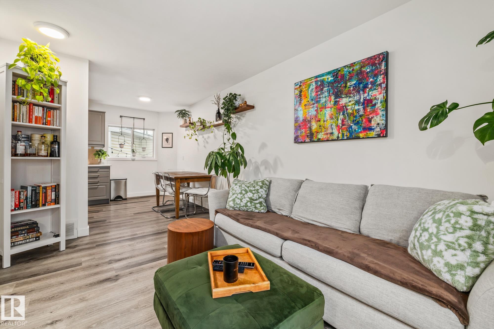 Fourth View of 9321 92 Street, Bonnie Doon, Edmonton, Alberta, T6C 3R7