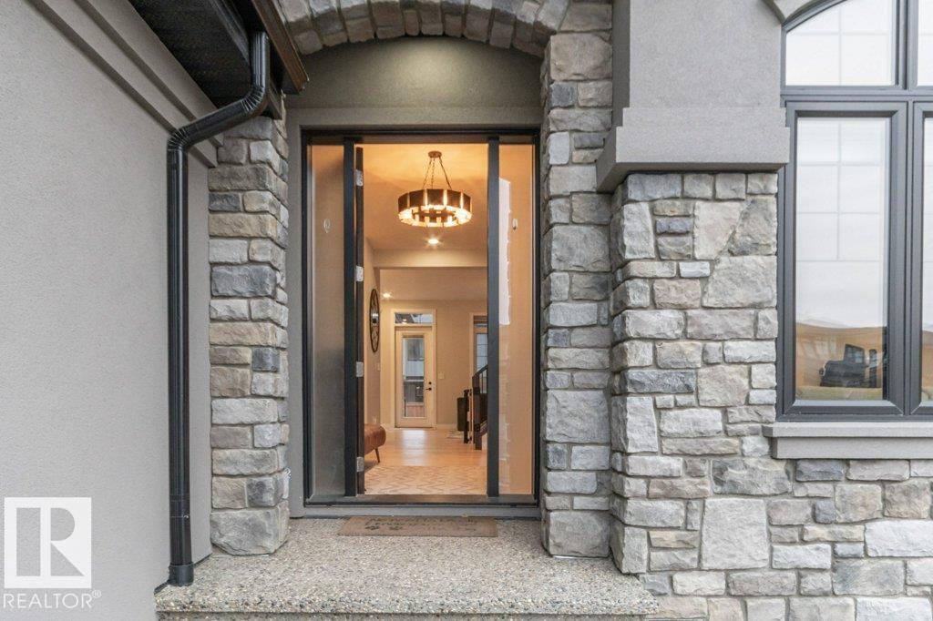 Fifth View of 698 HOWATT Drive SW, Hays Ridge Area, Edmonton, Alberta, T6W 3K3