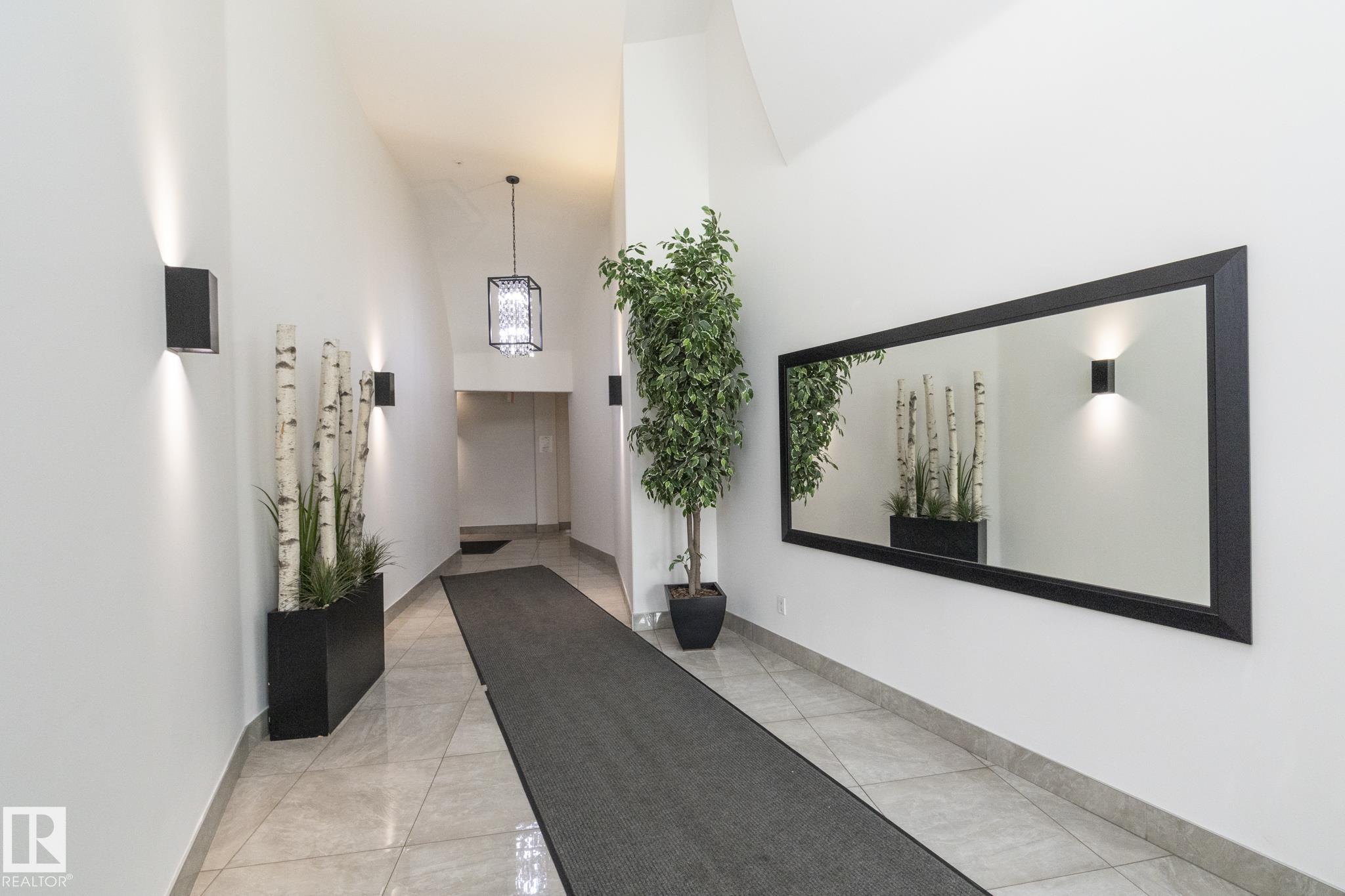 Second View of 102 10855 SASKATCHEWAN Drive, Garneau, Edmonton, Alberta, T6E 6T6