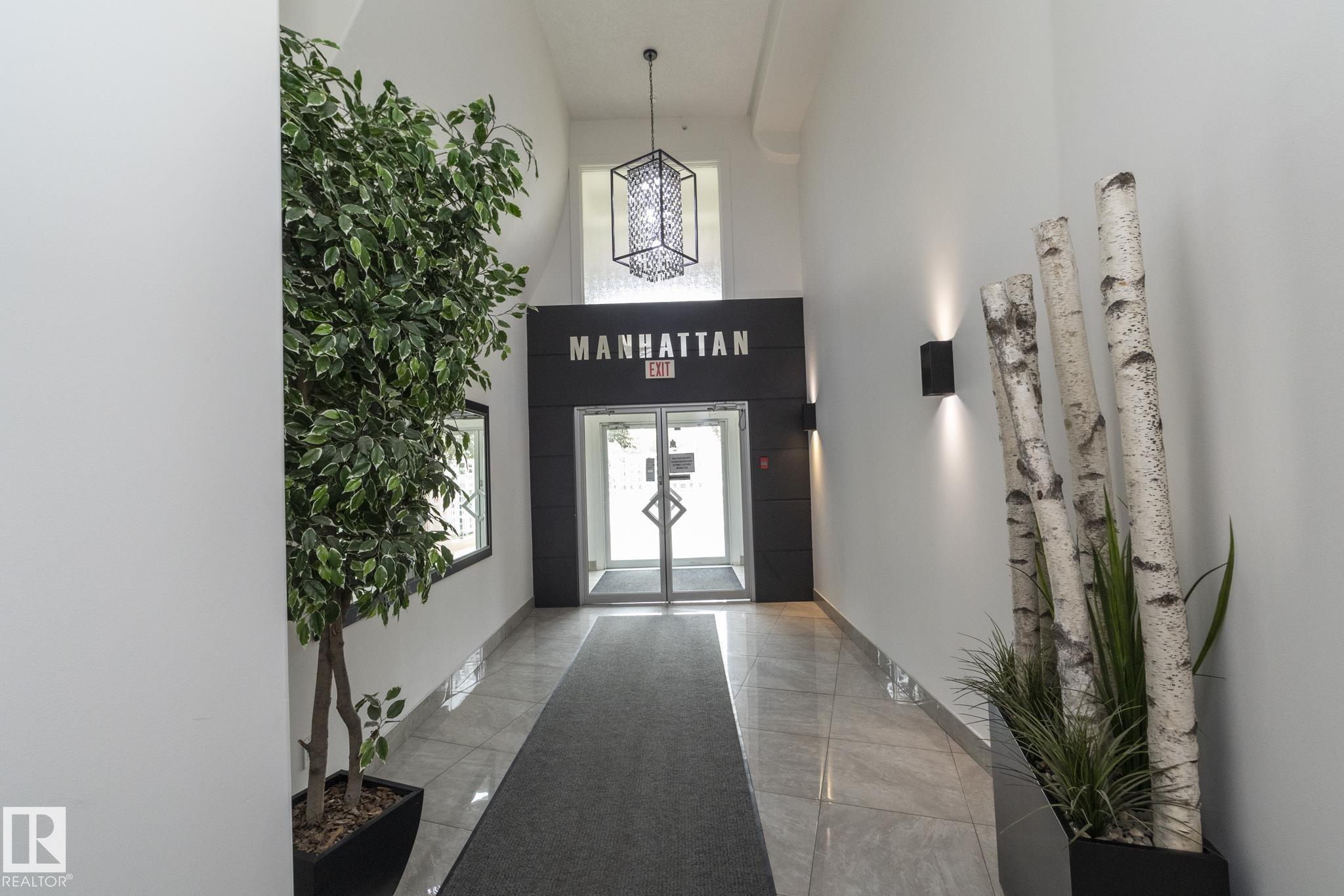 Third View of 102 10855 SASKATCHEWAN Drive, Garneau, Edmonton, Alberta, T6E 6T6