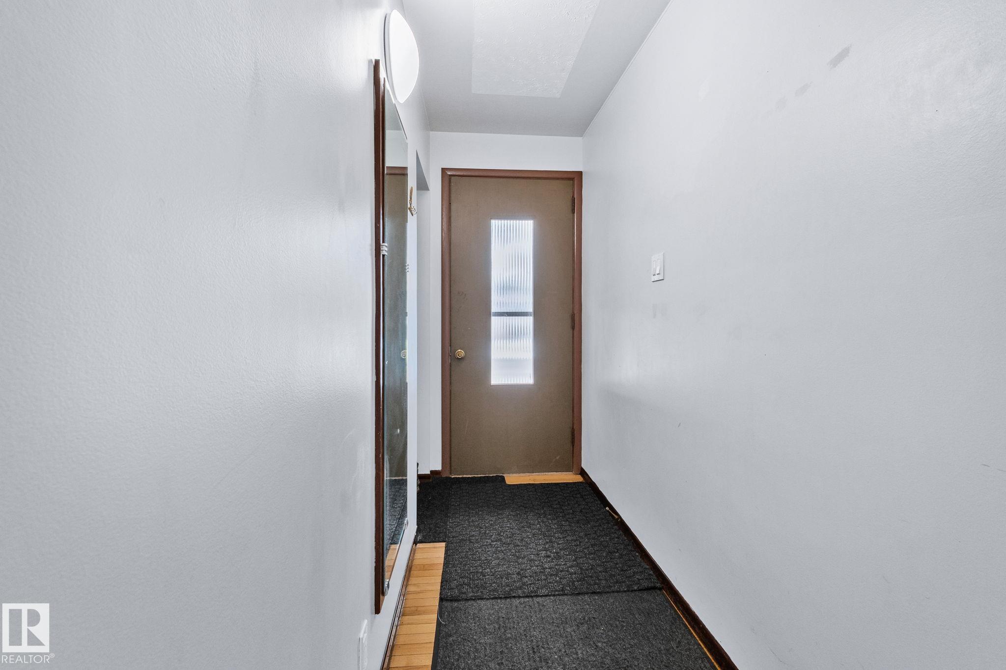 Fifth View of 11934 89 Street NW, Alberta Avenue, Edmonton, Alberta, T5B 3V8