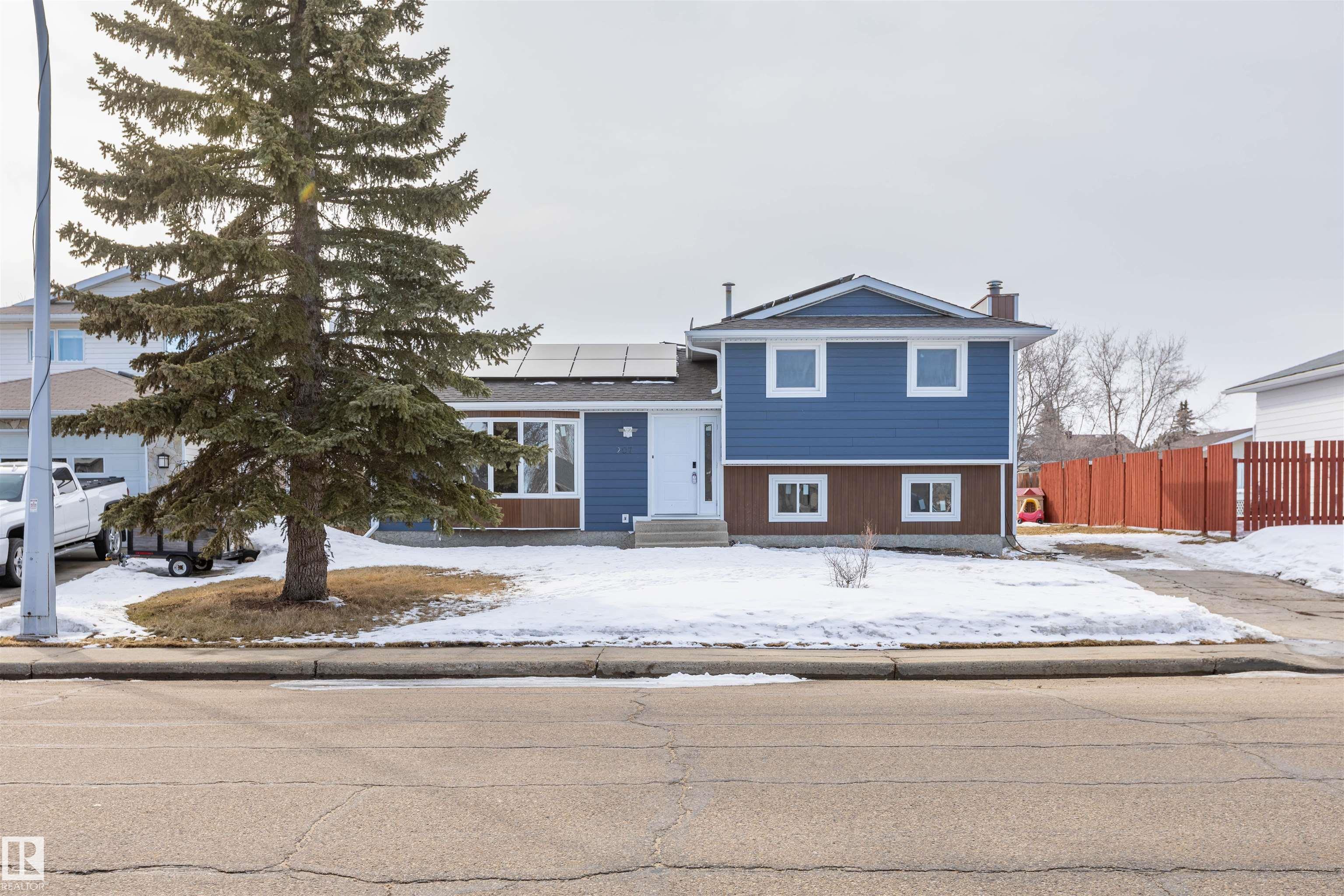 Second View of 207 GRANDIN Drive, Morinville, Morinville, Alberta, T8R 1H5
