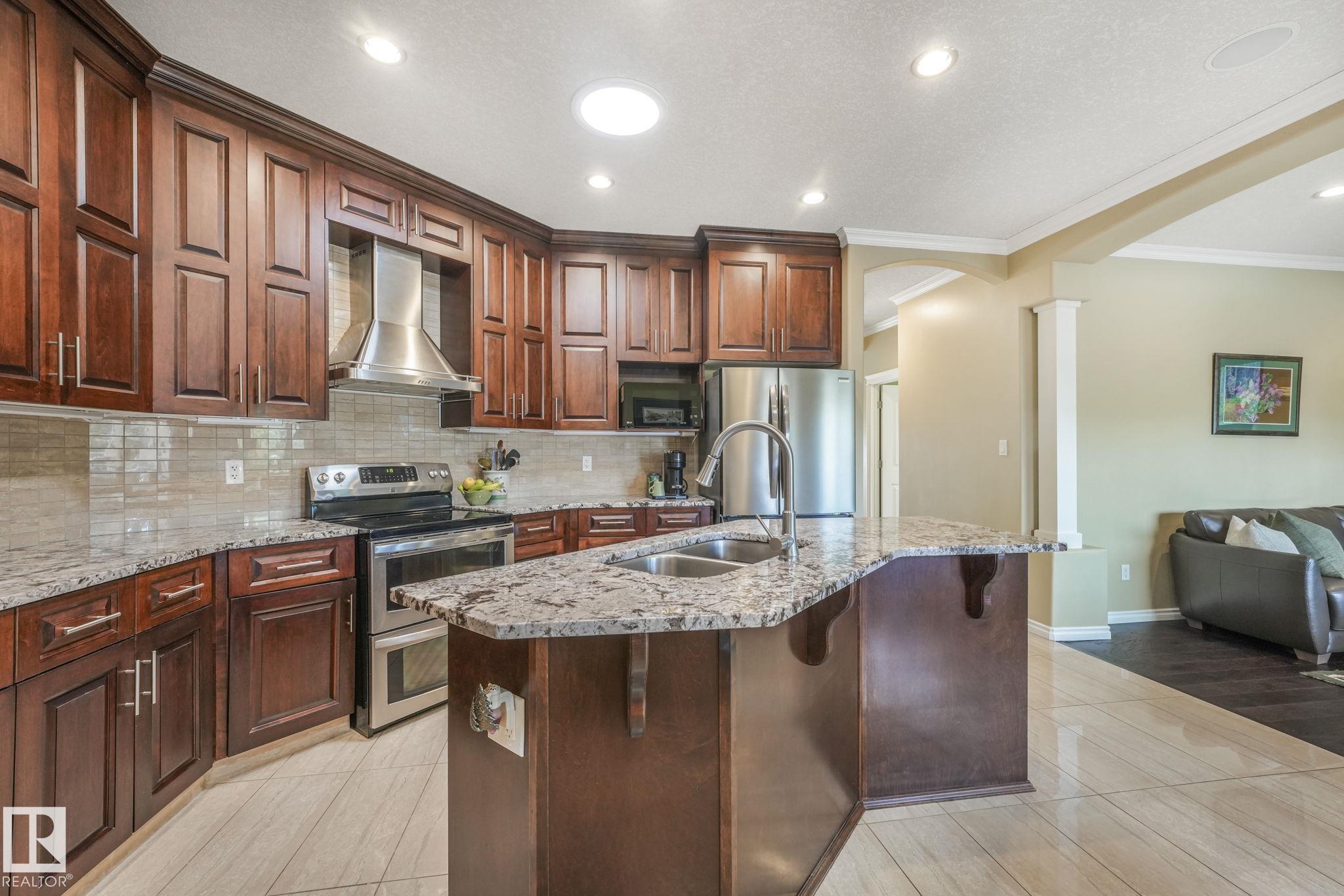 Third View of 9812 154 Street, West Jasper Place, Edmonton, Alberta, T5P 2G6