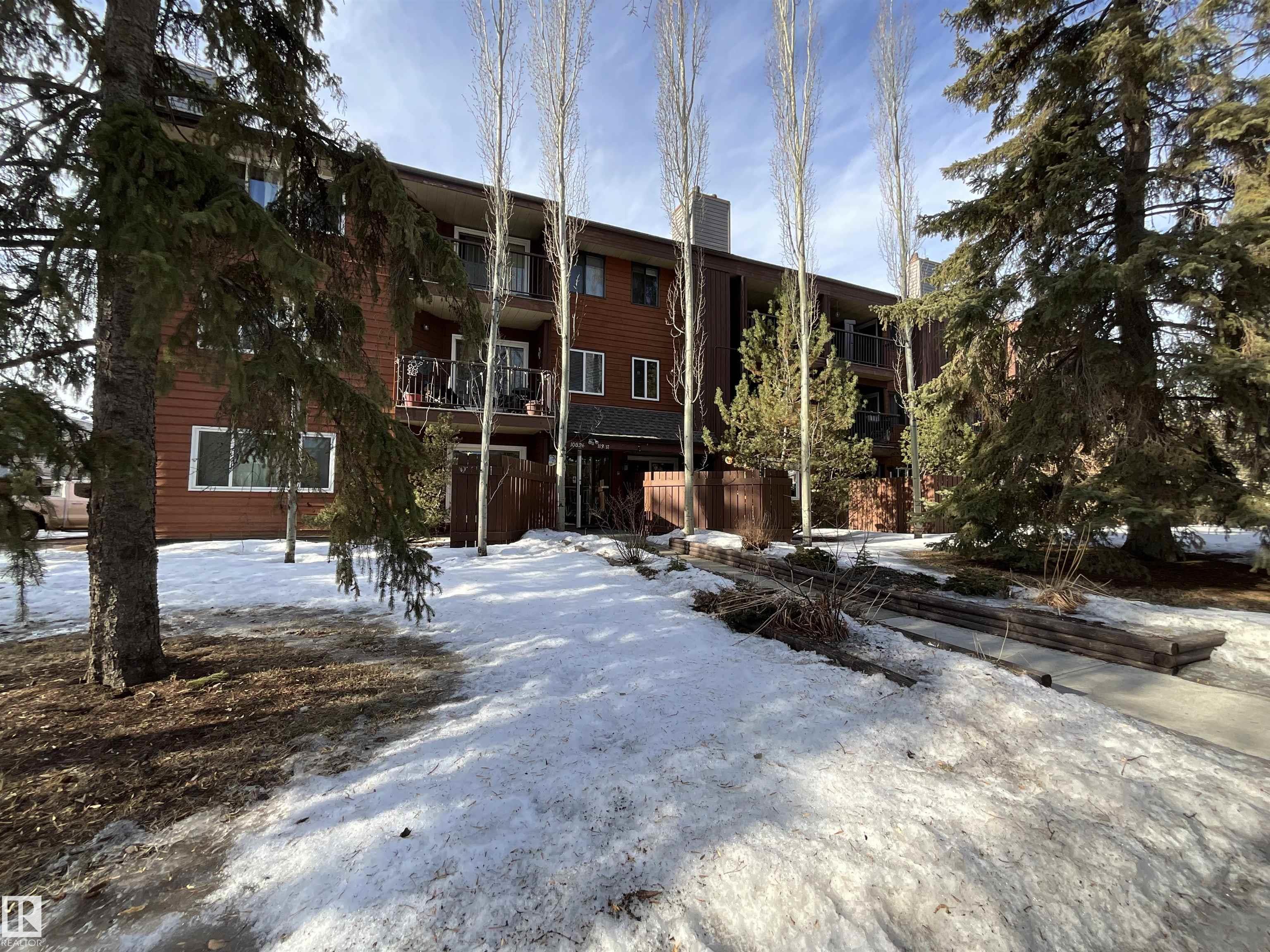 Second View of Queen Mary Park, Edmonton, Alberta, T5H 3J2