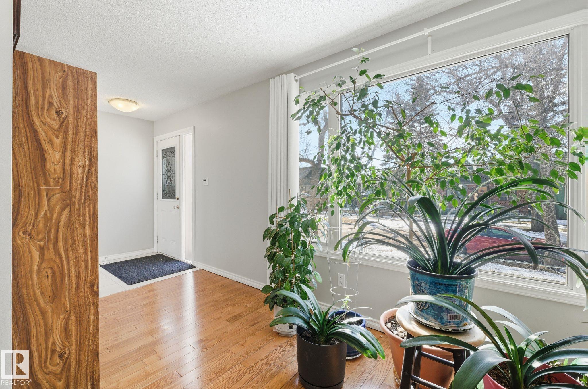 Third View of 11915 92 Street, Alberta Avenue, Edmonton, Alberta, T5G 1A7