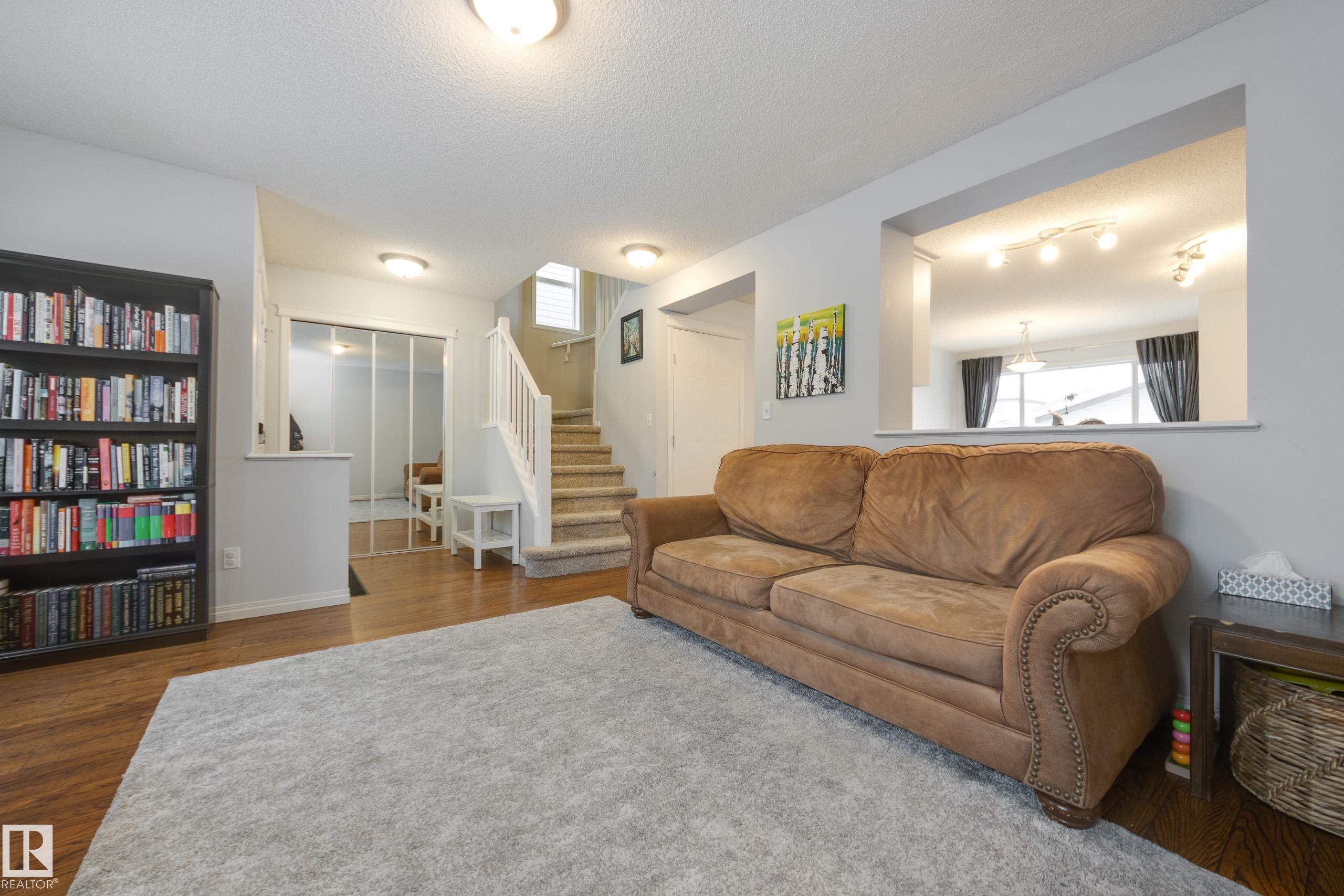 Fifth View of 14 SUMMERLAND Way, Summerwood, Sherwood Park, Alberta, T8H 2P3