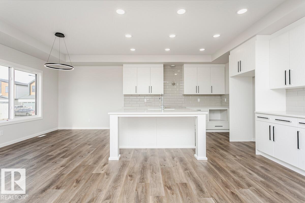 Fourth View of 7624 KIMIWAN Crescent, Keswick, Edmonton, Alberta, T6W 1A5