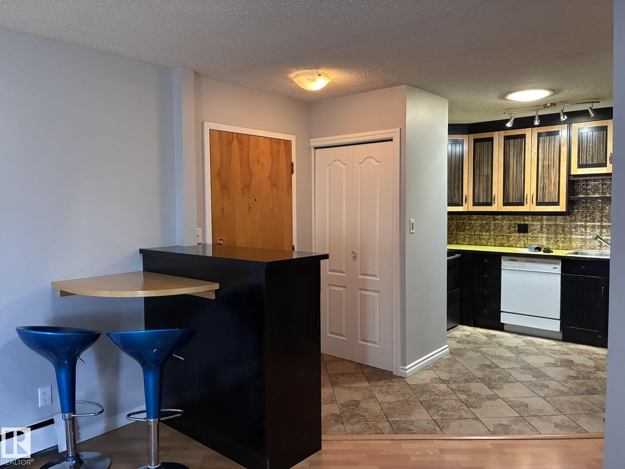 Fourth View of 17 10721 116 Street, Queen Mary Park, Edmonton, Alberta, T5H 3M3