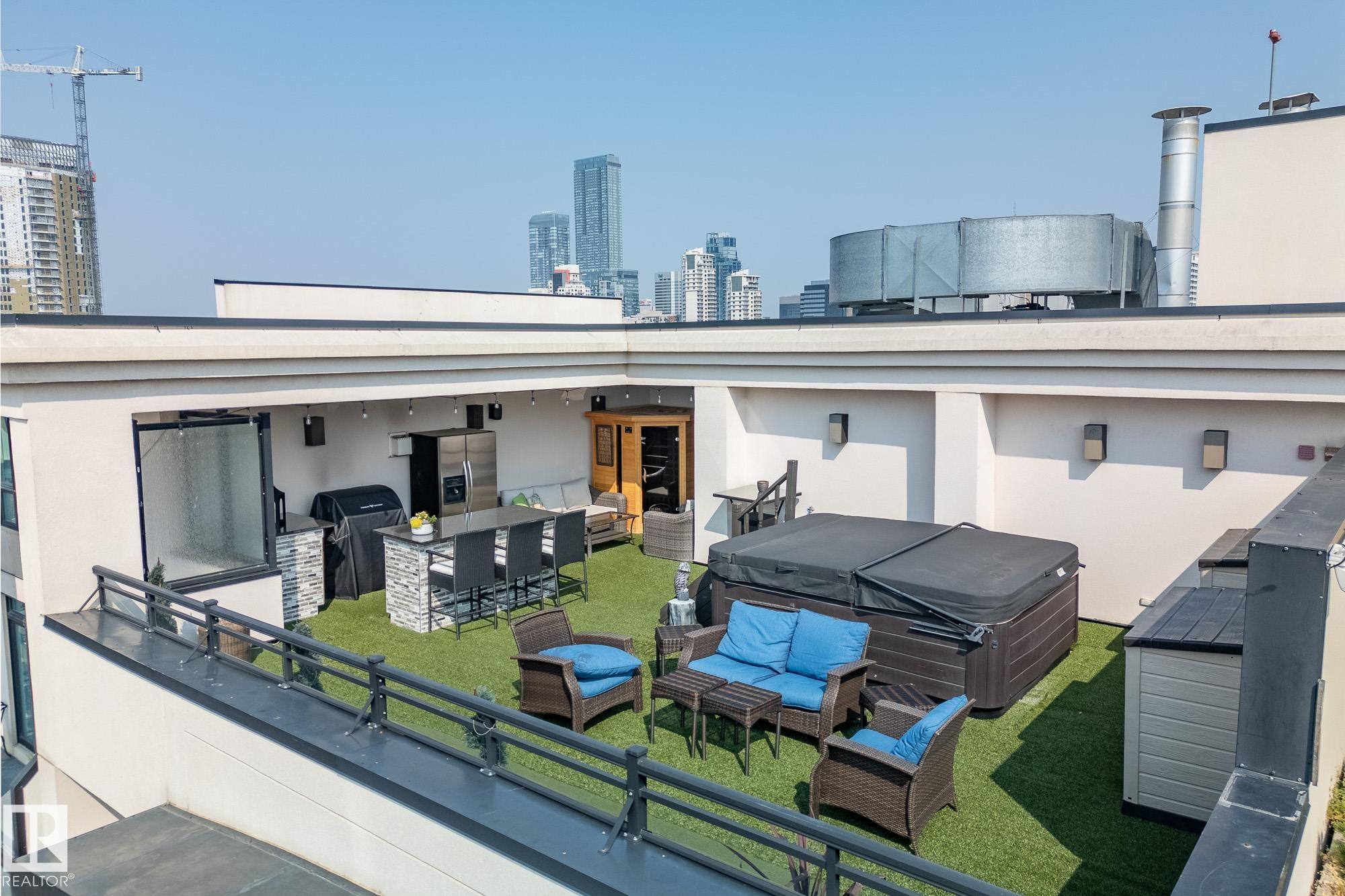 PH04/1804 9939 109 Street, E4479181, Alberta,