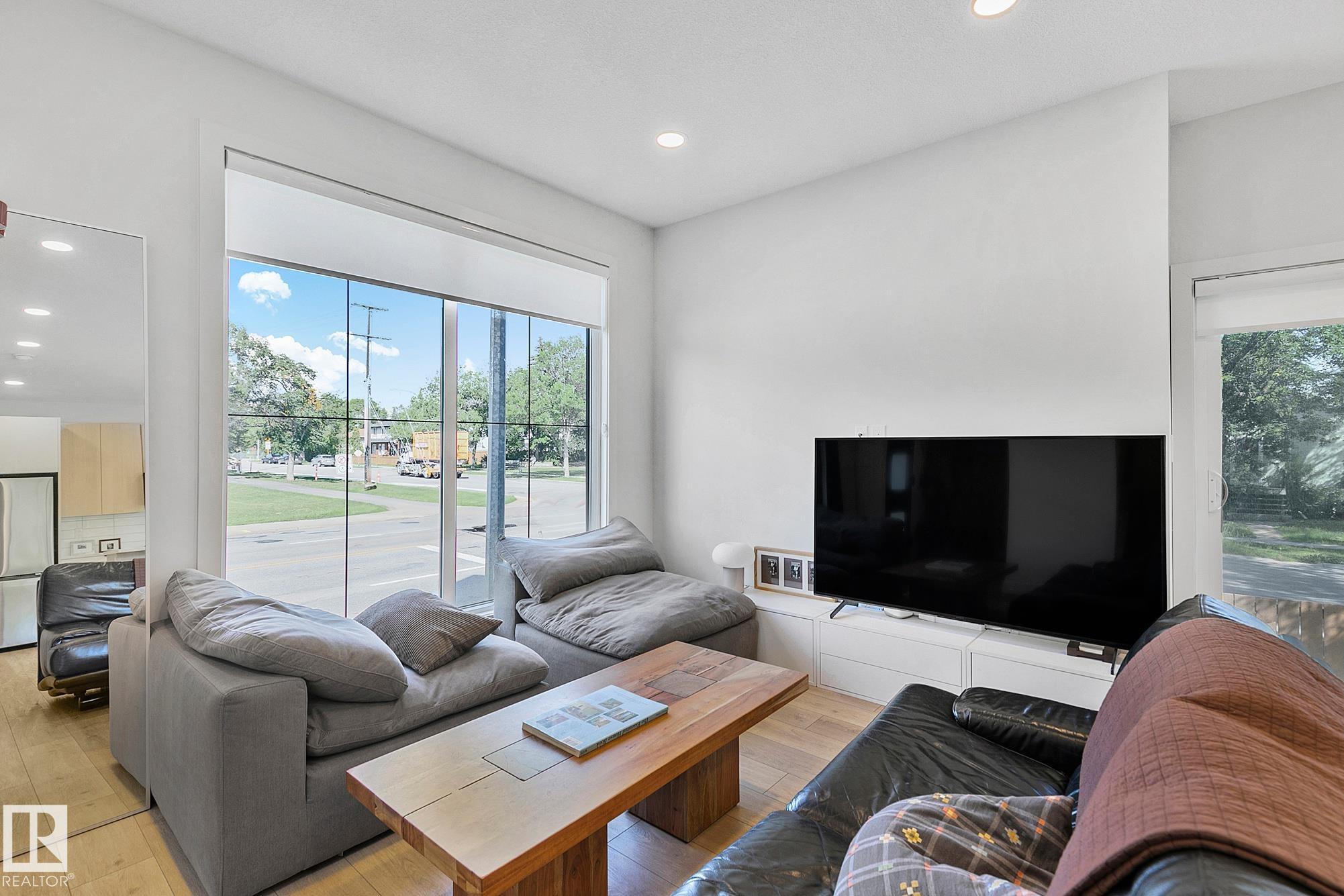 Fifth View of 10363 149 Street, Grovenor, Edmonton, Alberta, T5P 1L4