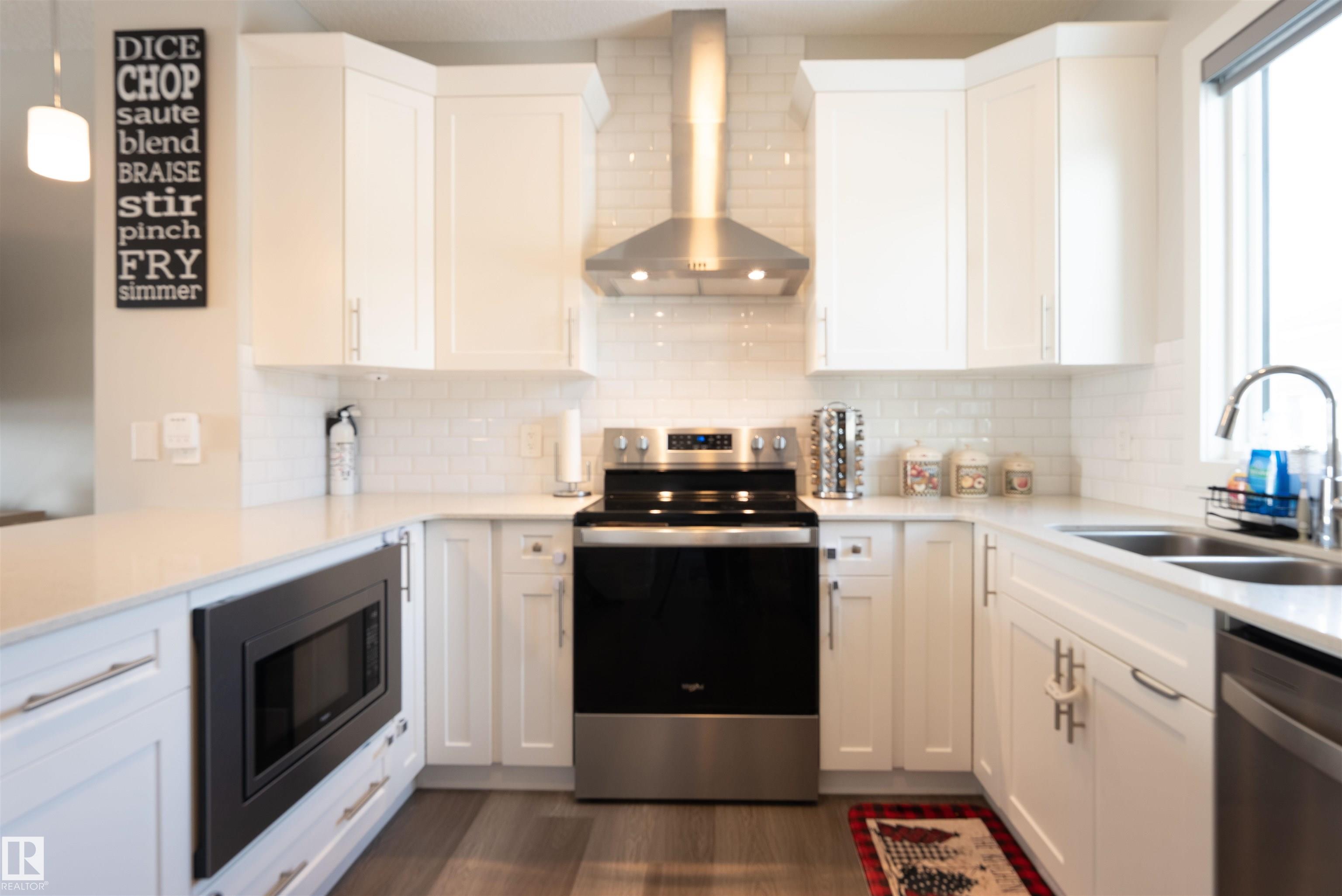 656 Black Stone, E4479233, Alberta,