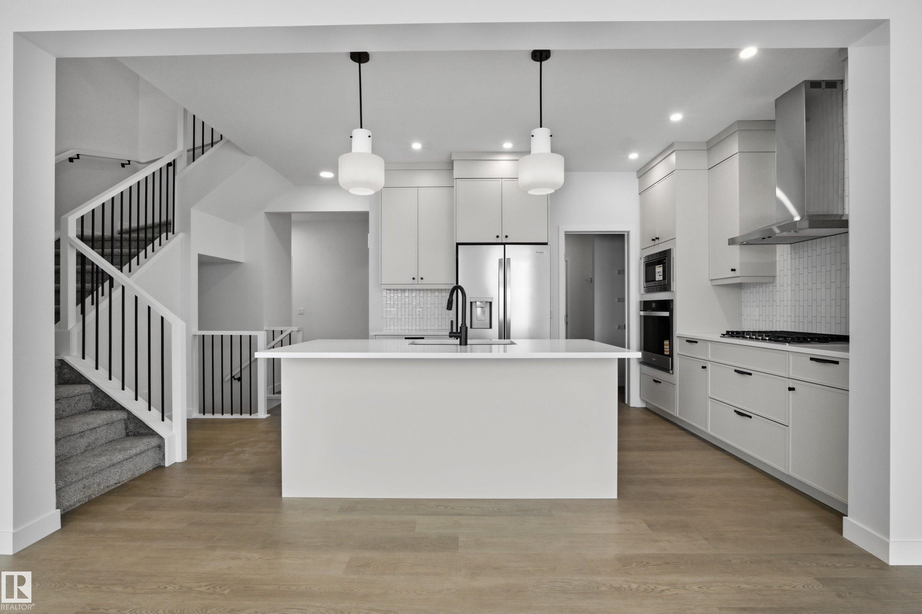 3924 CHRUSTAWKA Place, E4479311, Alberta,