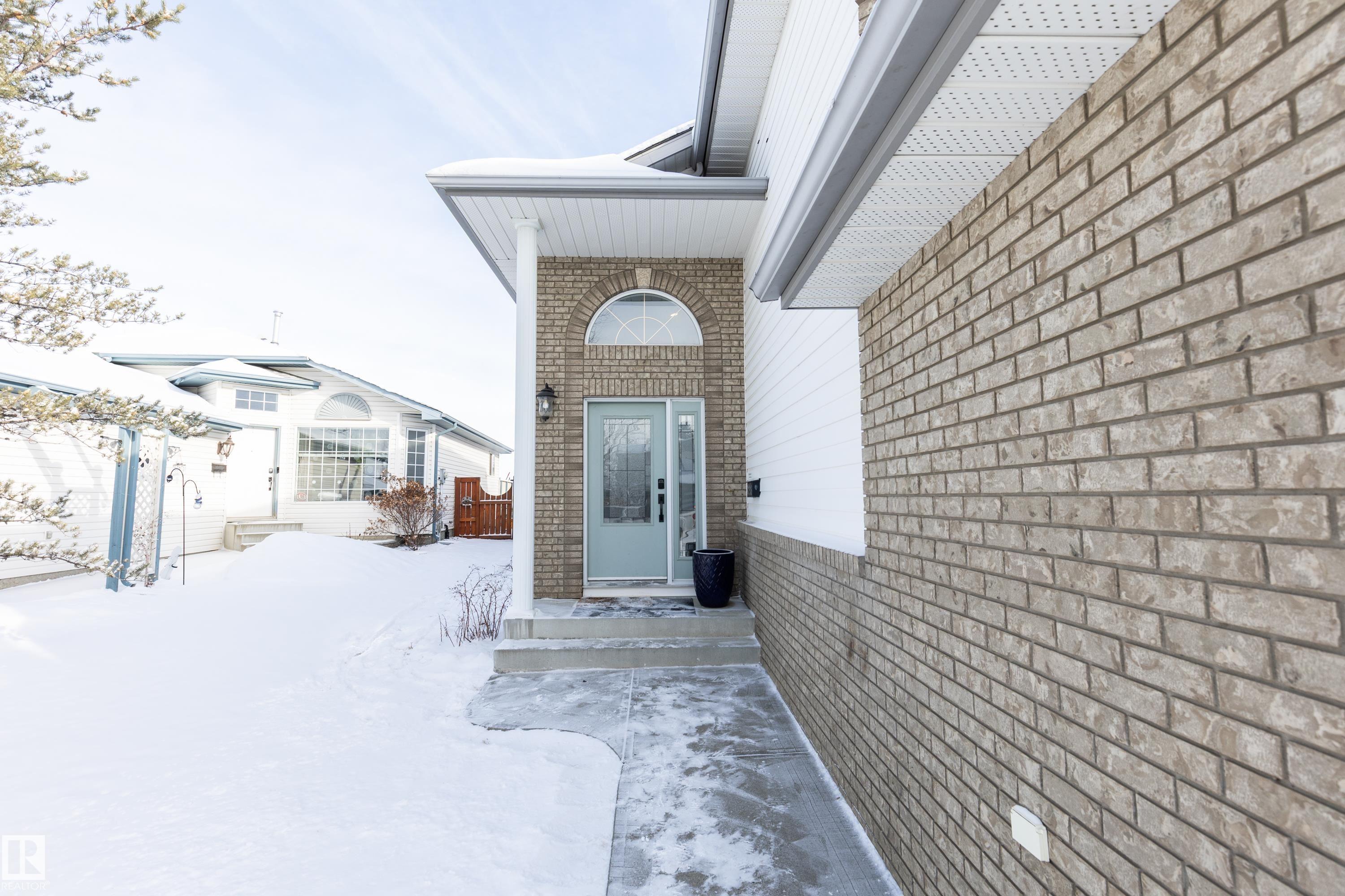 Third View of 223 Rainbow Crescent, Regency Park (Sherwood Park), Sherwood Park, Alberta, T8A 5Y1