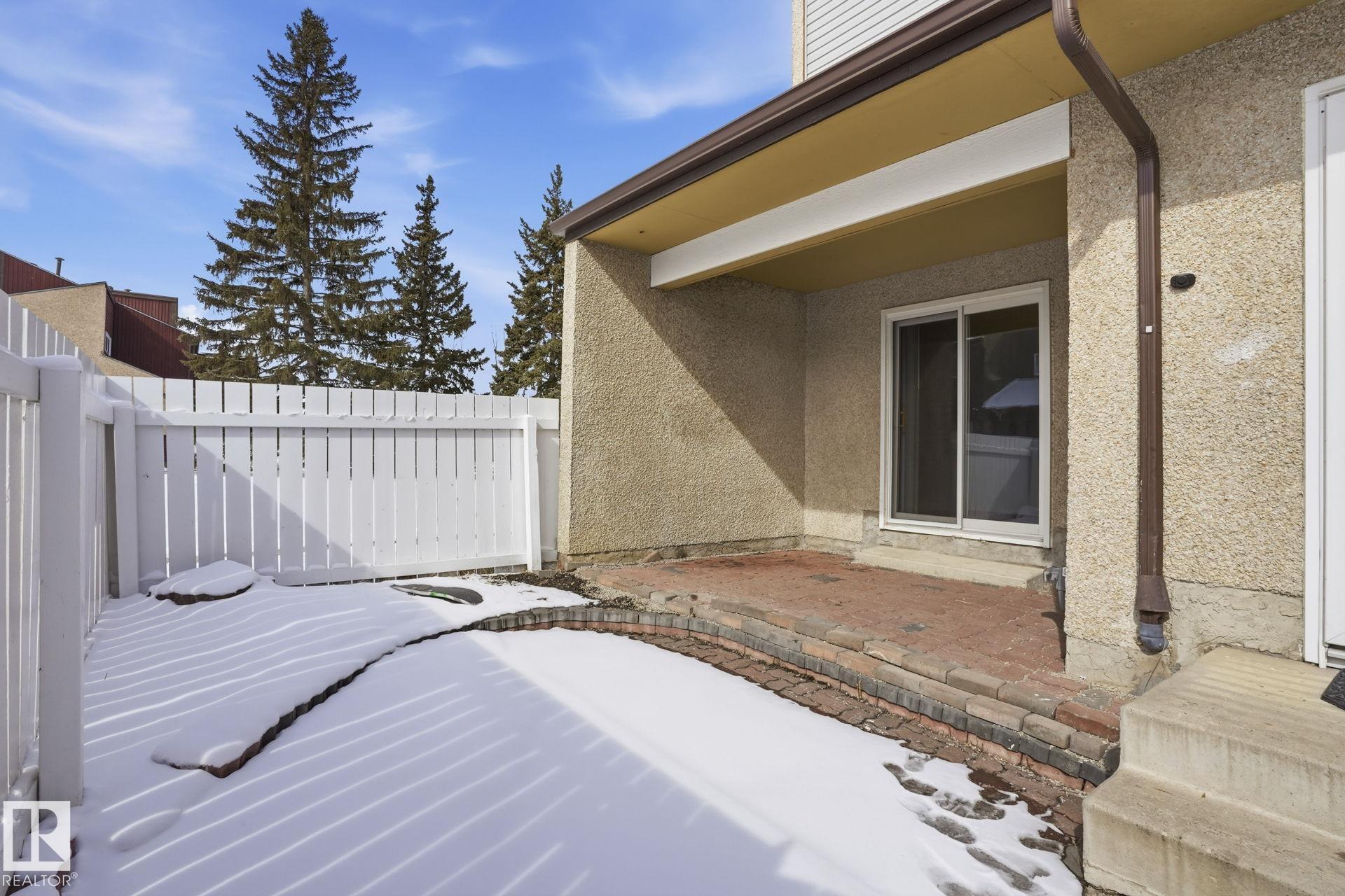 Third View of 202 KASKITAYO Crest, Blue Quill, Edmonton, Alberta, T6J 3T3