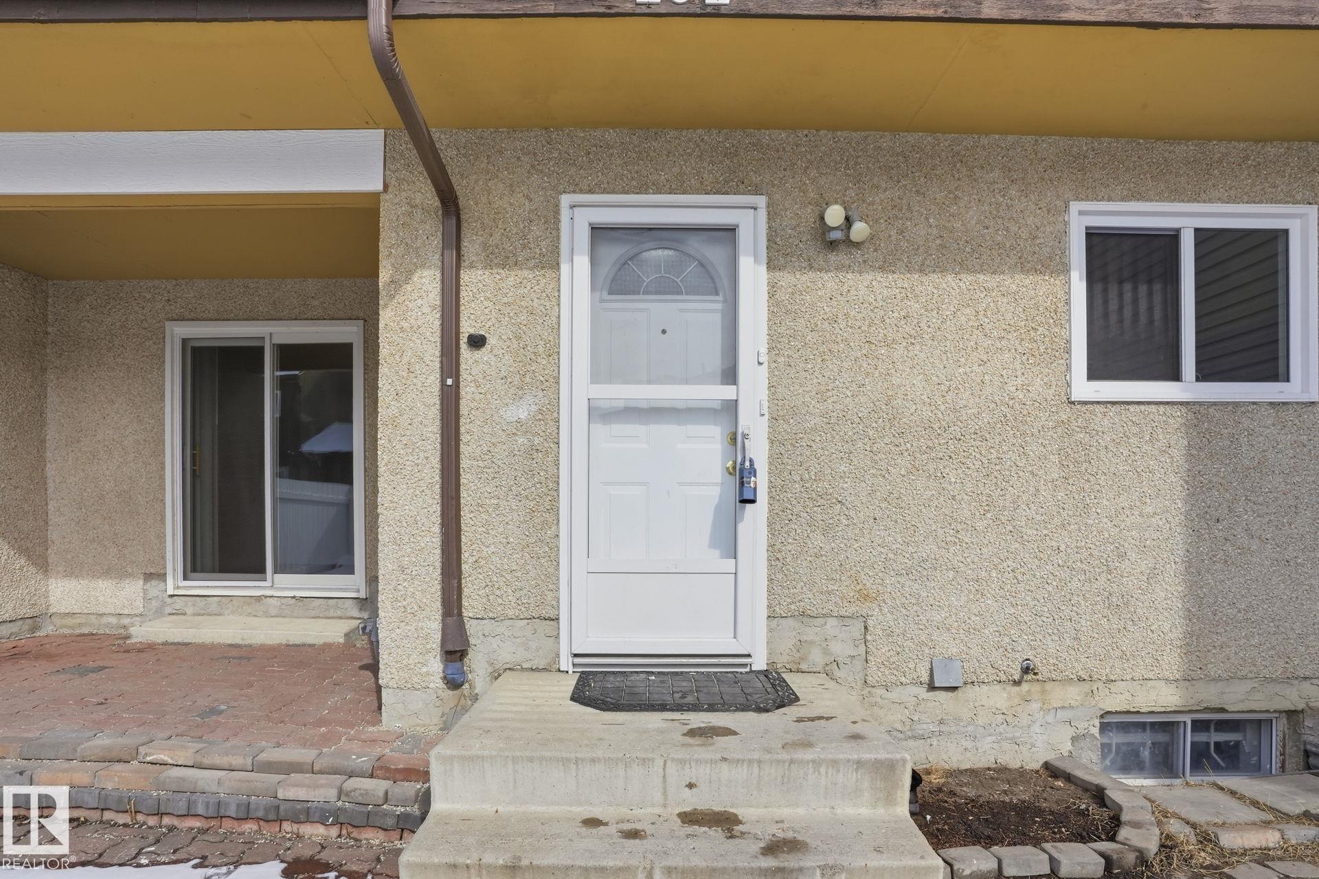 Fourth View of 202 KASKITAYO Crest, Blue Quill, Edmonton, Alberta, T6J 3T3