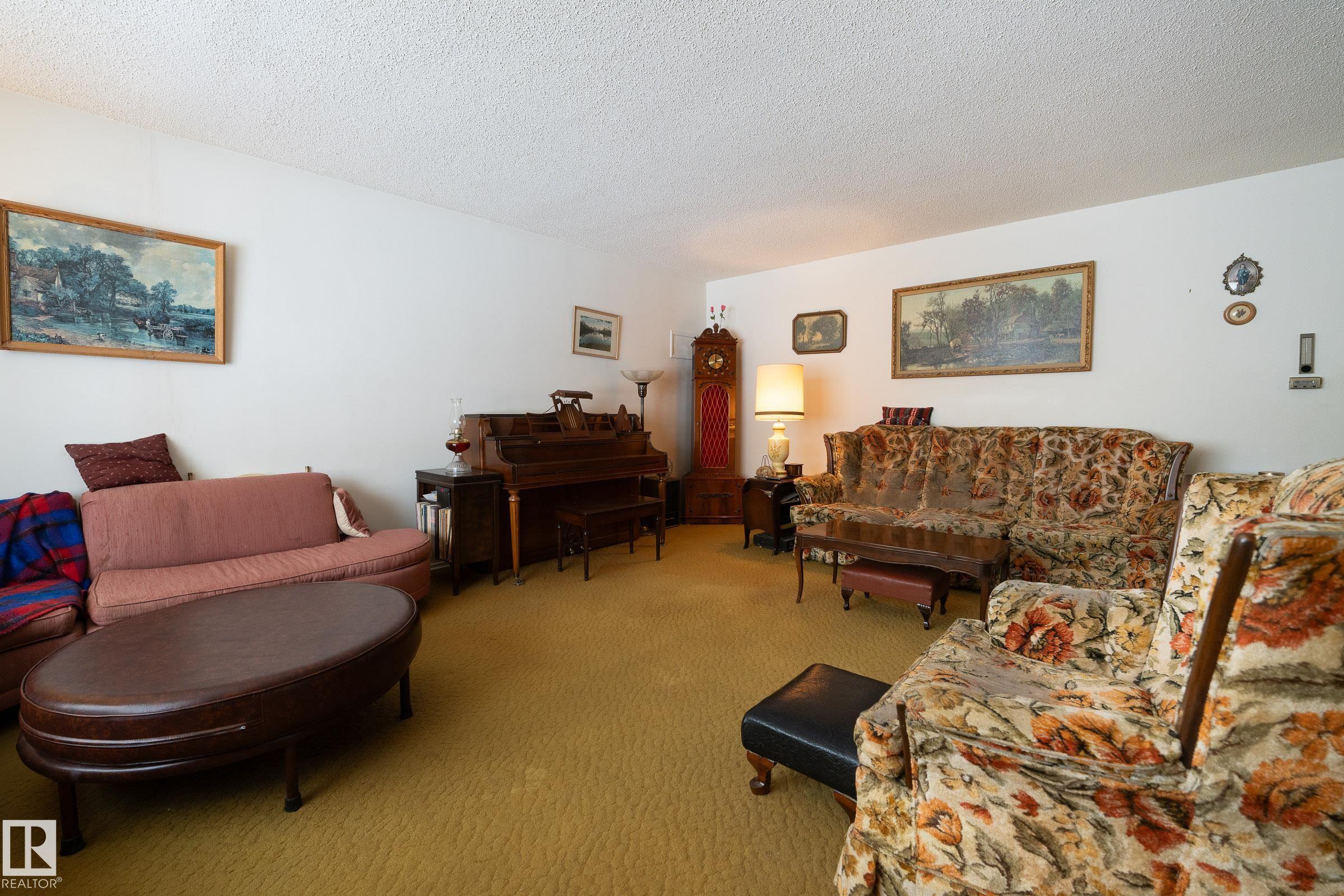 Fifth View of 10986 132 Street, Westmount, Edmonton, Alberta, T5M 1E2