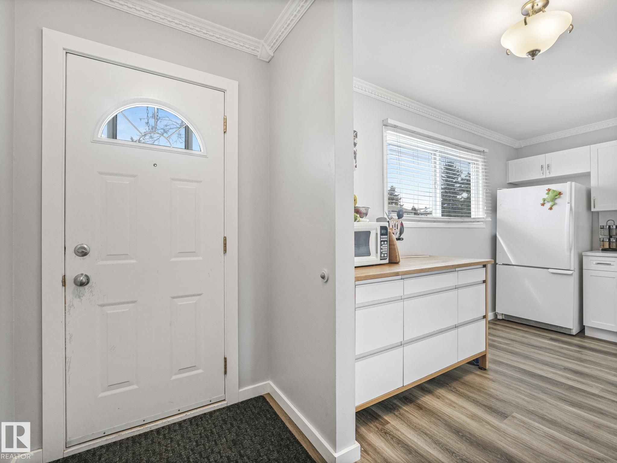 Second View of 1364 LAKEWOOD Road W, Tipaskan, Edmonton, Alberta, T6K 3P2