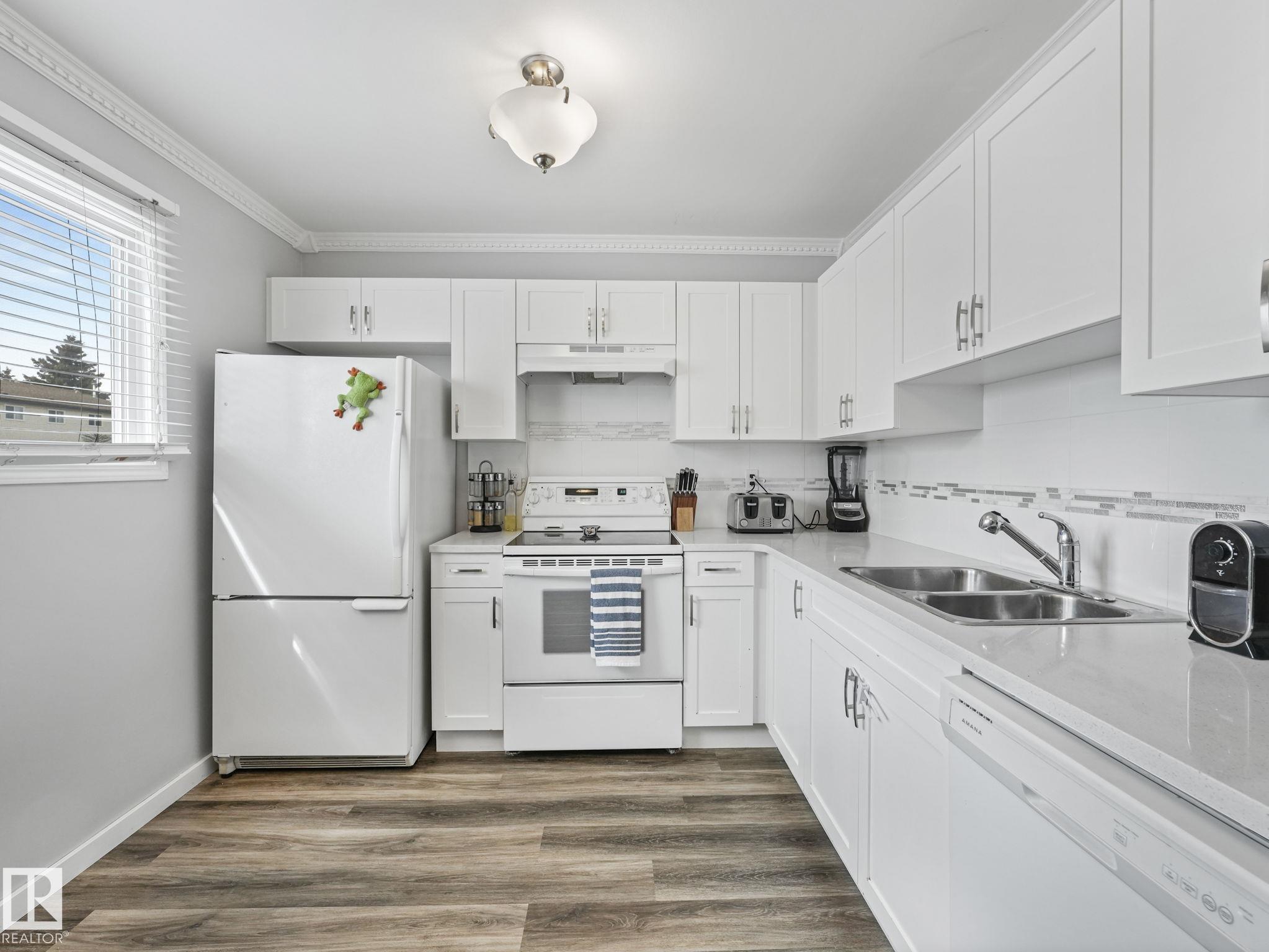 Fifth View of 1364 LAKEWOOD Road W, Tipaskan, Edmonton, Alberta, T6K 3P2