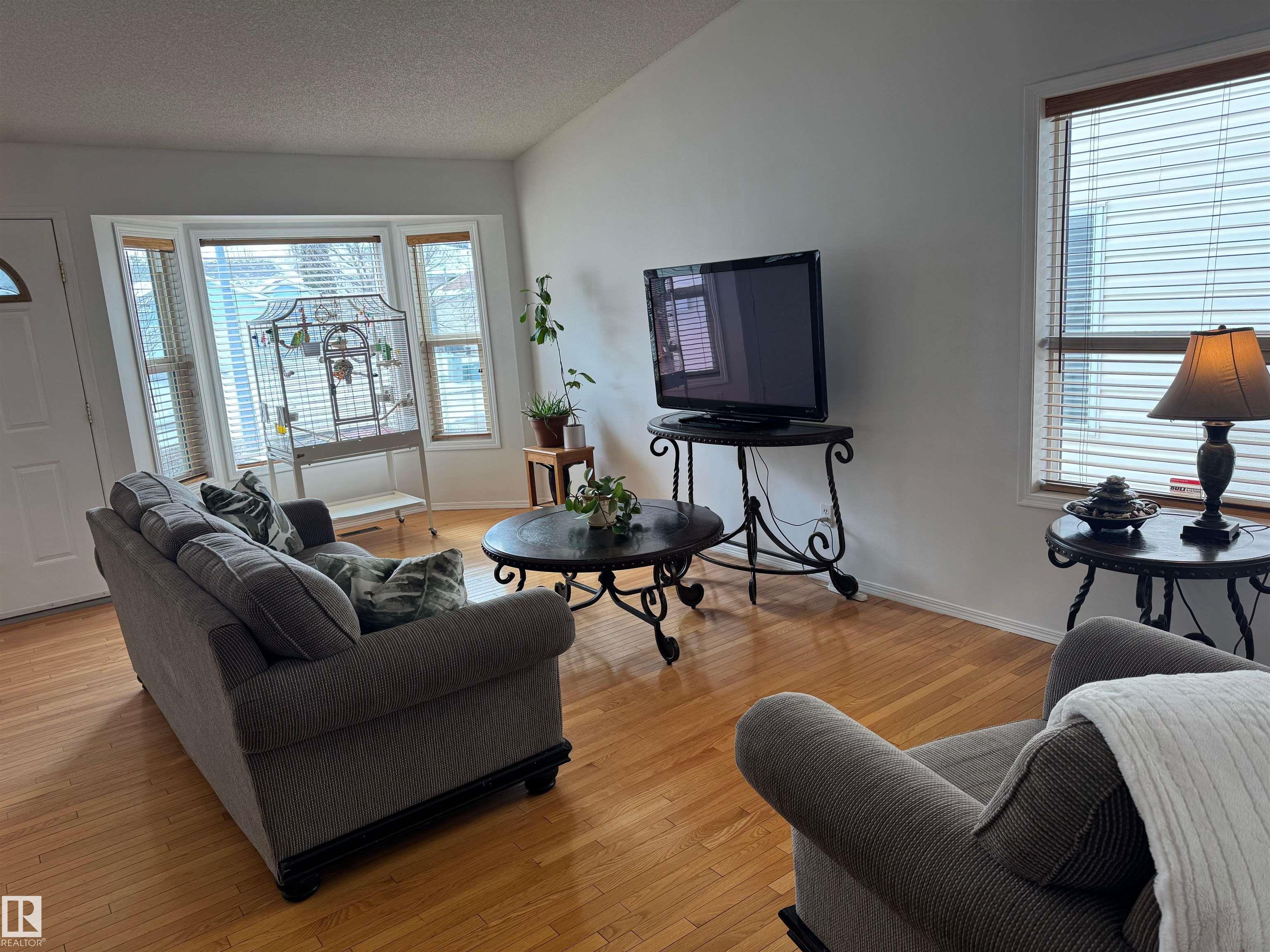 Fourth View of 212 REGENCY Drive, Regency Park (Sherwood Park), Sherwood Park, Alberta, T8A 5P6