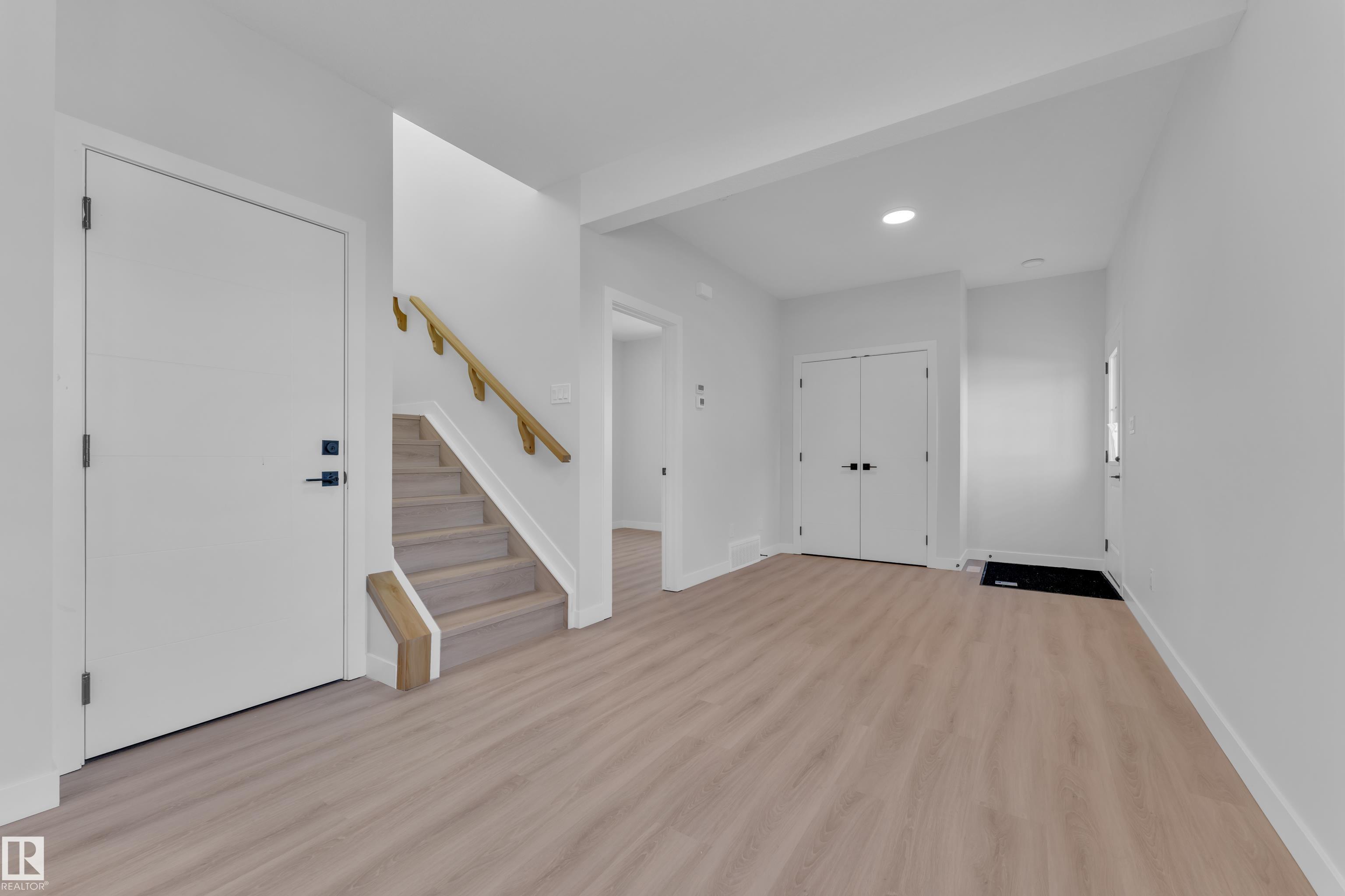 Fifth View of 9531/ 9533 115 ave, Alberta Avenue, Edmonton, Alberta, T5G 1T5