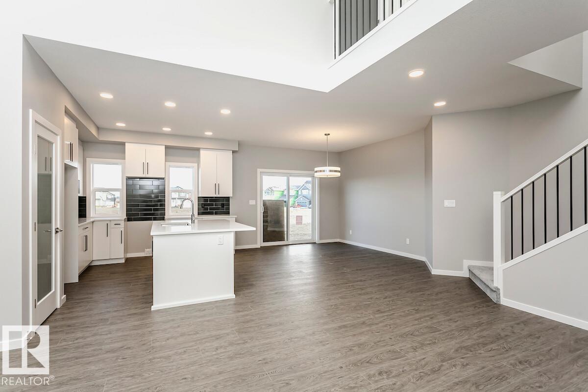 Second View of 332 173 Avenue, Marquis, Edmonton, Alberta, T5Y 4G6