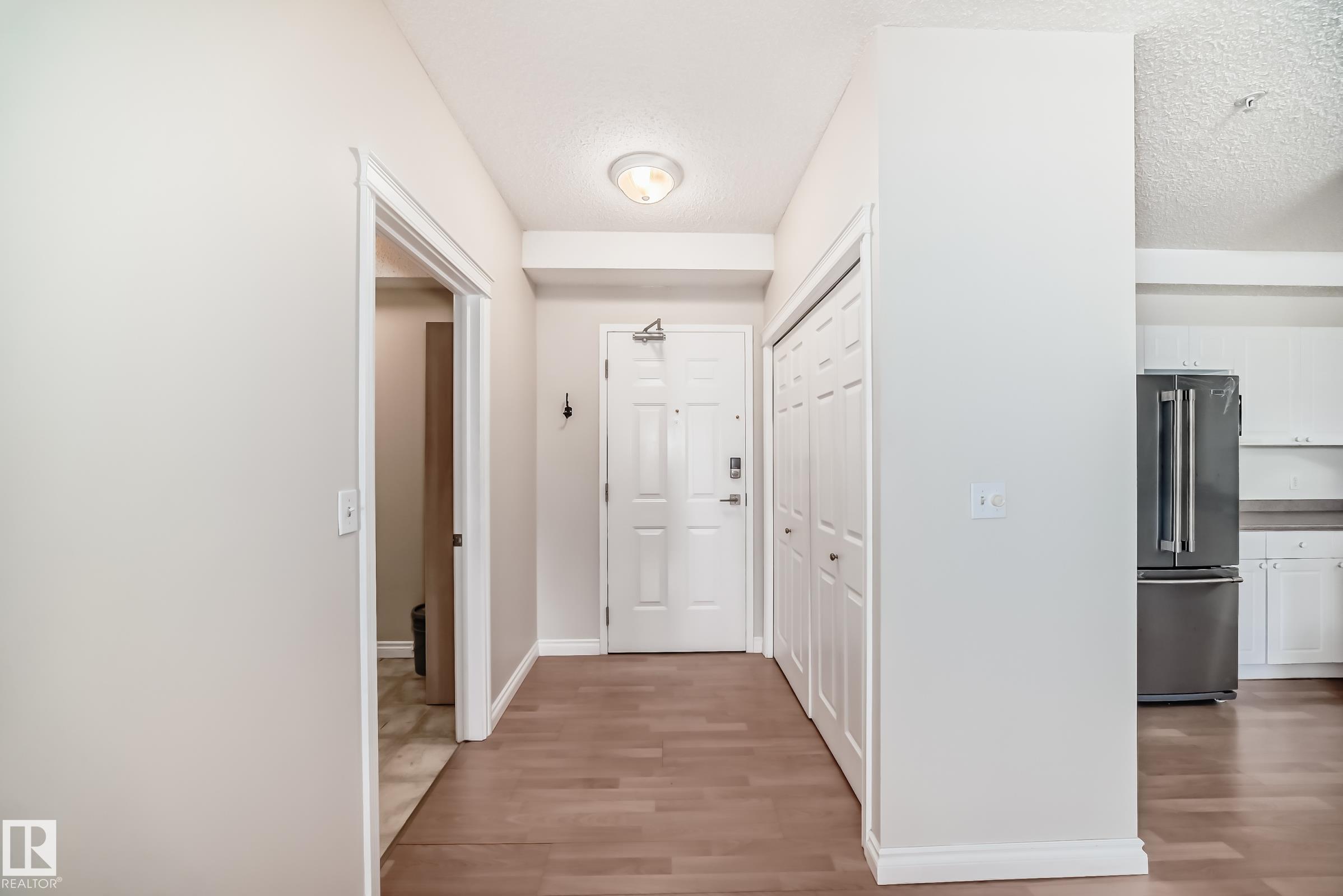 Fourth View of 306 9120 156 Street, Meadowlark Park (Edmonton), Edmonton, Alberta, T5R 1Y8