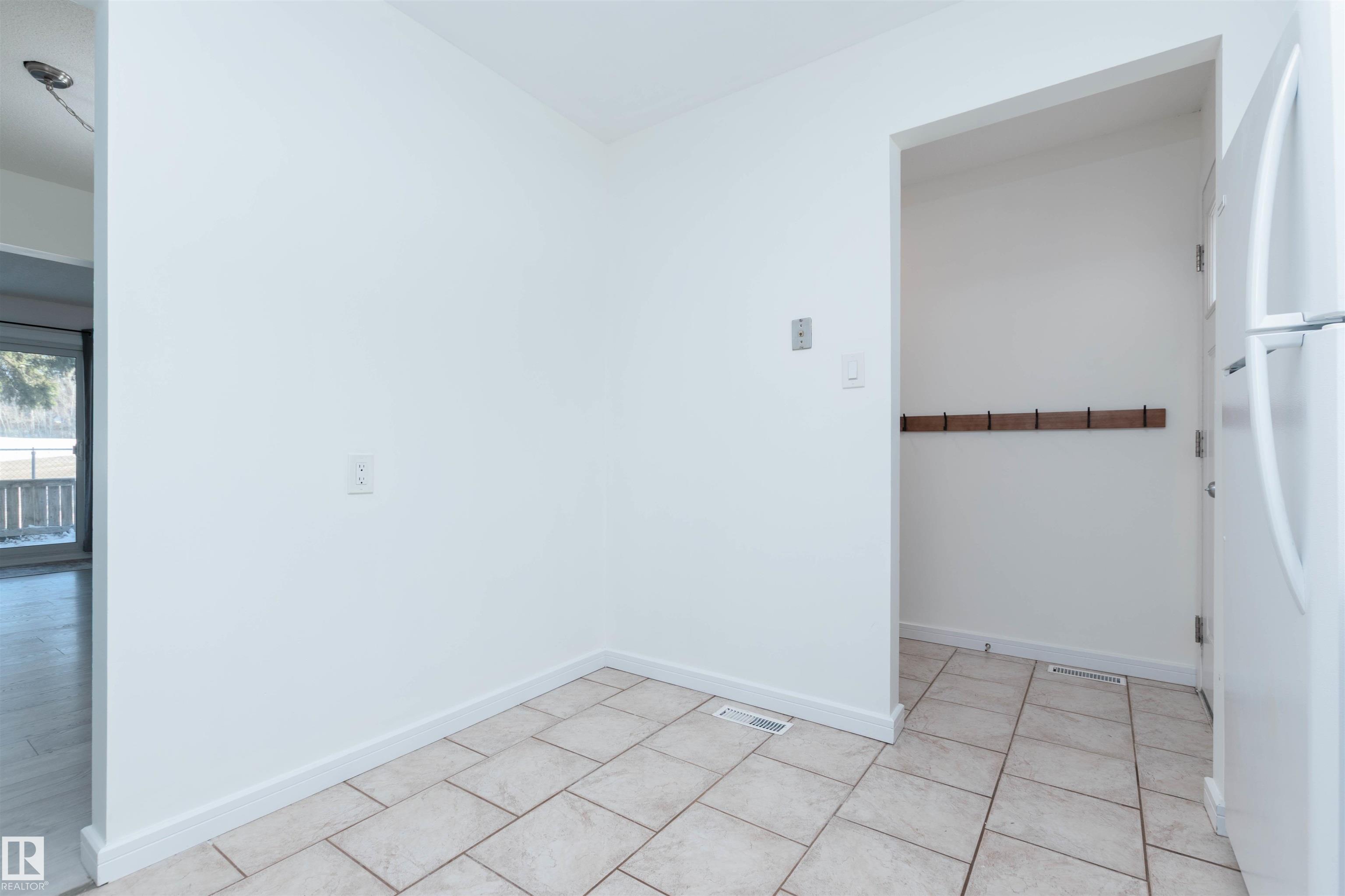 Second View of 135 Great Oaks, Broadmoor Estates, Sherwood Park, Alberta, T8A 0V8